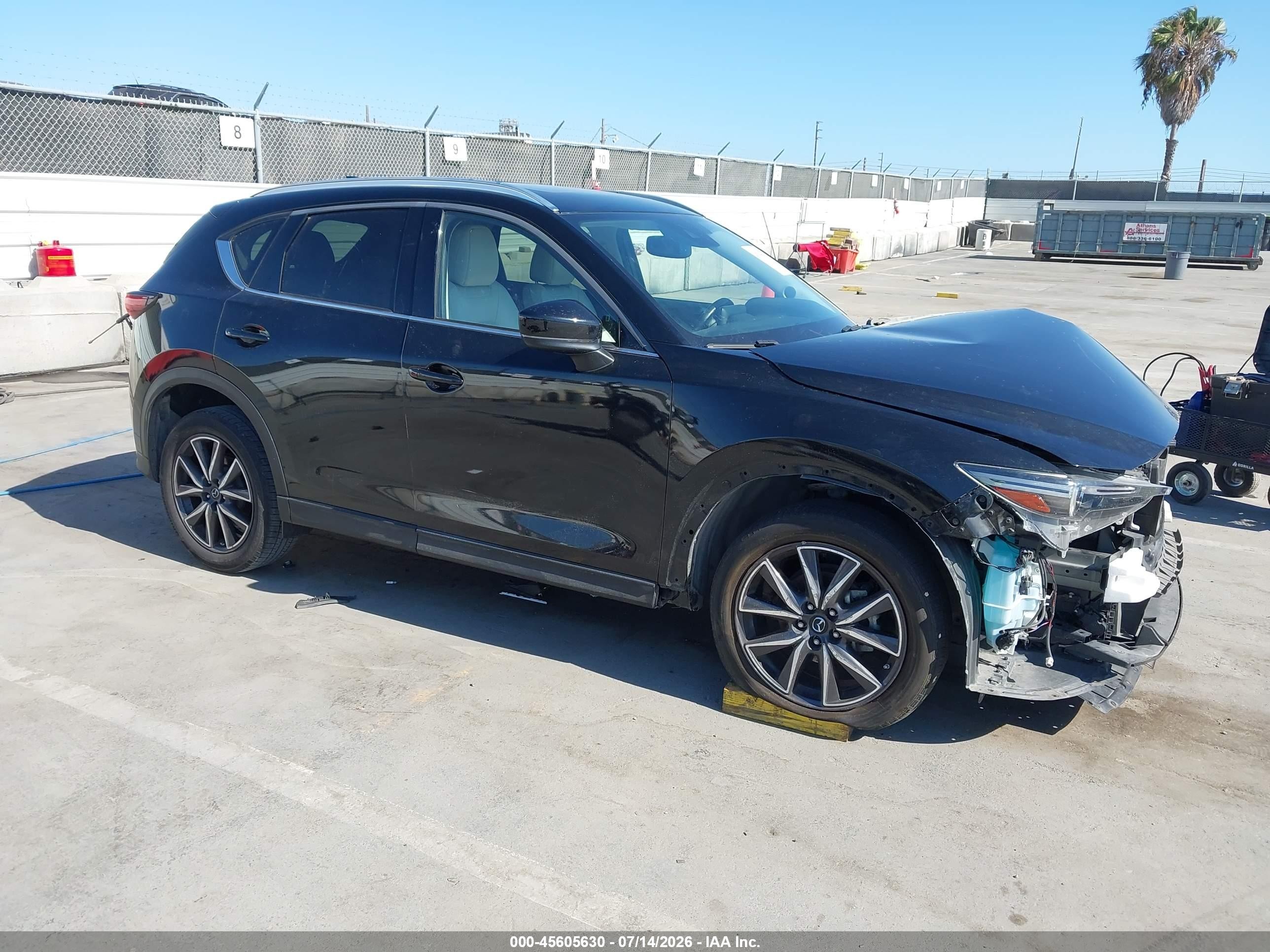 2018 Mazda CX-5 Grand Touring, VIN JM3KFADM8J0413822 — Front end