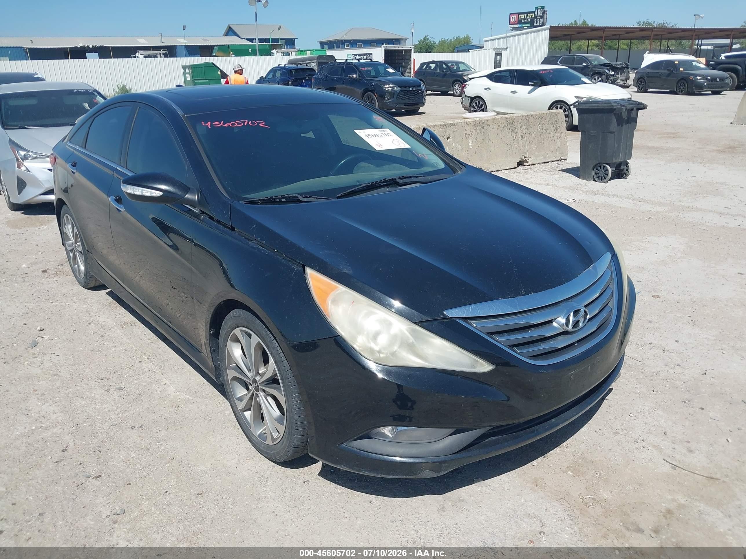2014 Hyundai Sonata Limited, VIN 5NPEC4AB2EH827559 — Normal wear