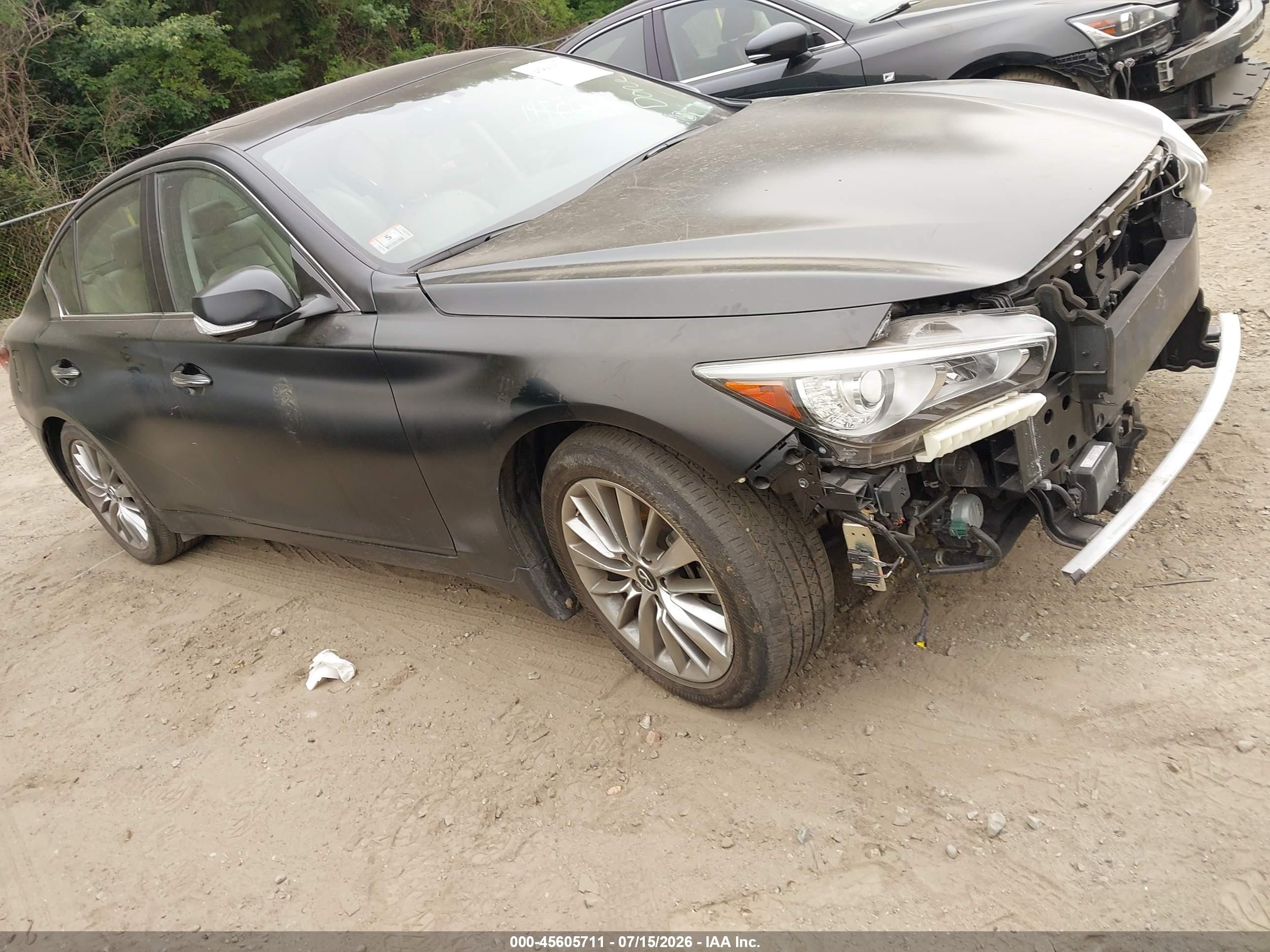 2023 Infiniti Q50 Luxe, VIN JN1EV7BR7PM541712 — Перед