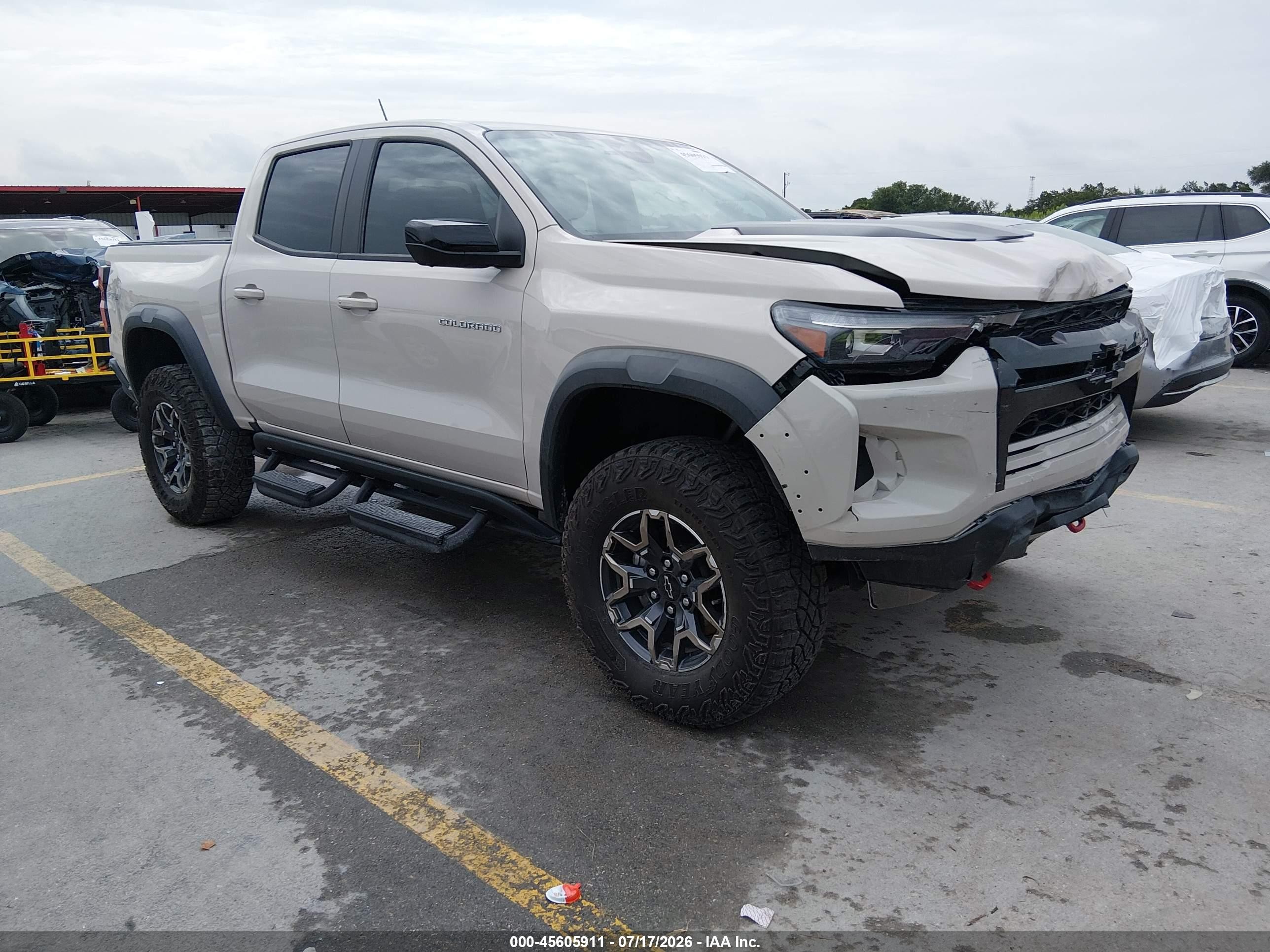 2026 Chevrolet Colorado 4WD ZR2, VIN 1GCPTFEK2T1147518 — Front end