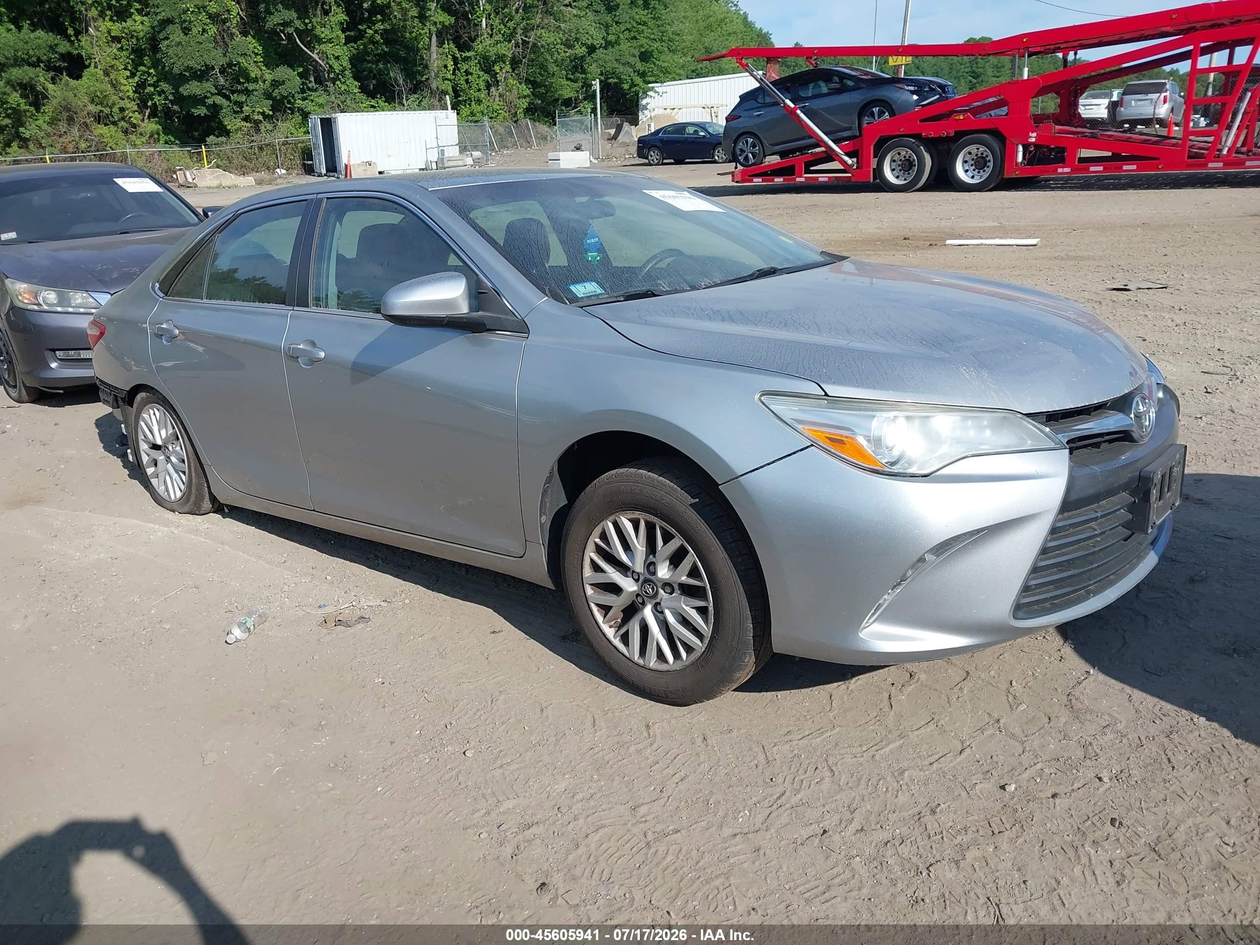 2016 Toyota Camry LE, VIN 4T4BF1FK0GR583549 — Rear end