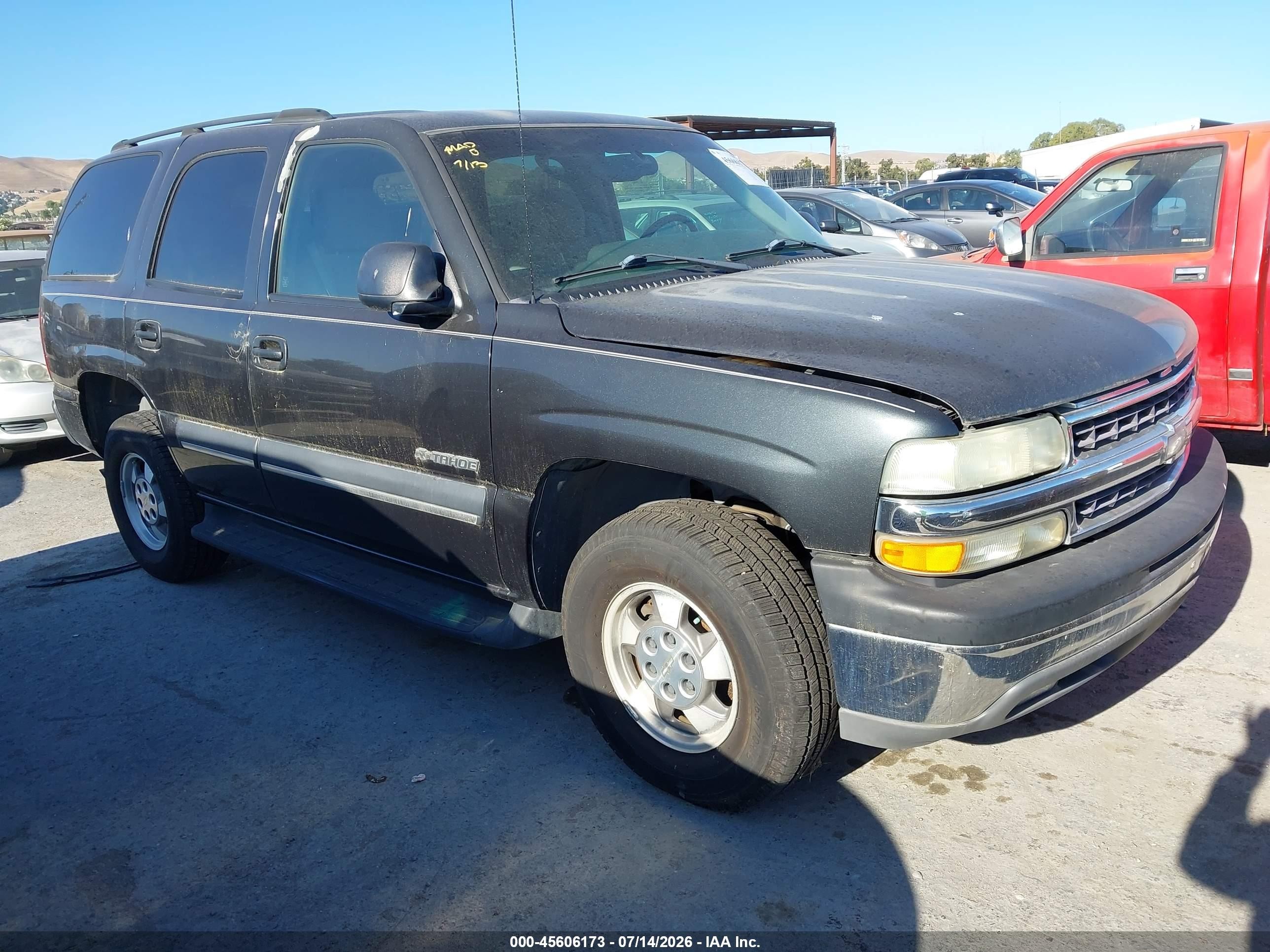 2003 Chevrolet Tahoe LS, VIN 1GNEC13V83R208760 — Normal wear