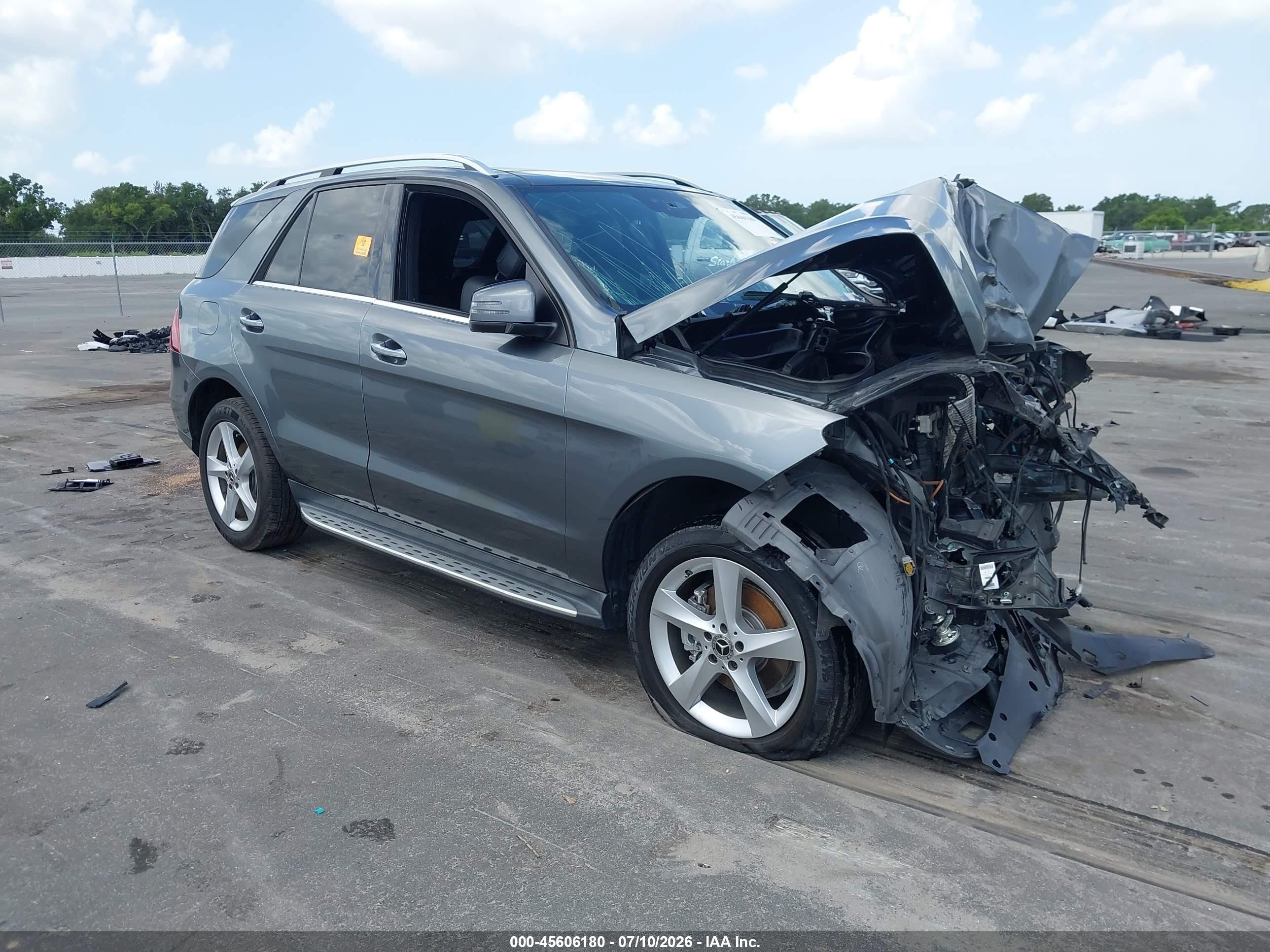 2018 Mercedes-Benz GLE 350, VIN 4JGDA5JBXJB085135 — Front end