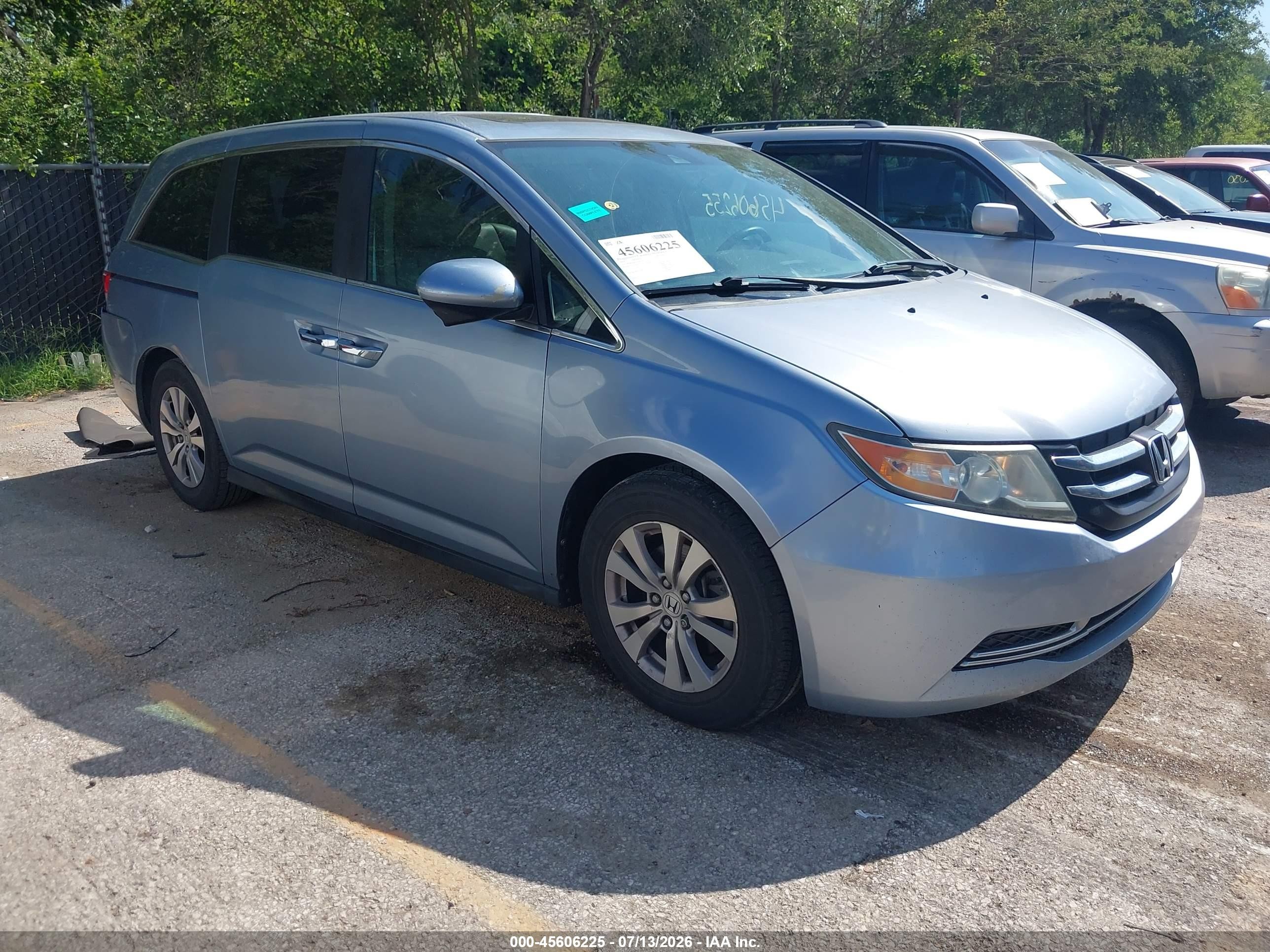 2014 Honda Odyssey EX-L, VIN 5FNRL5H6XEB053222 — Rear end