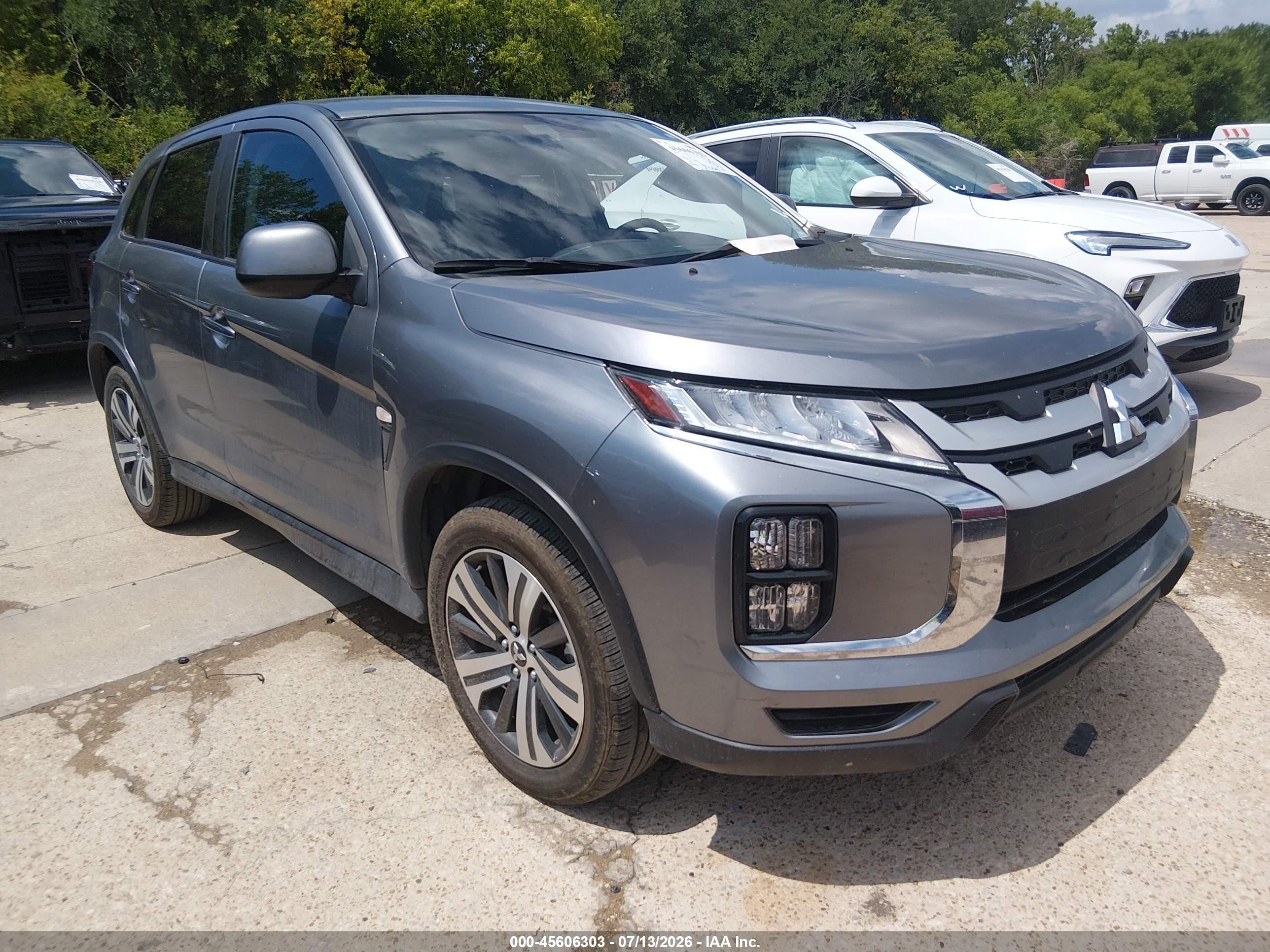2024 Mitsubishi Outlander S, VIN JA4ARUAU8RU010102 — Undercarriage
