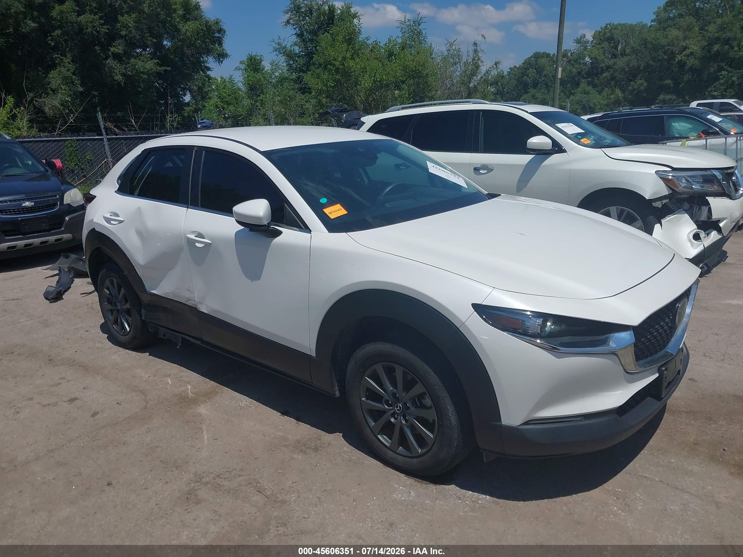 2022 Mazda CX-30 S, VIN 3MVDMBAL9NM413399 — Side