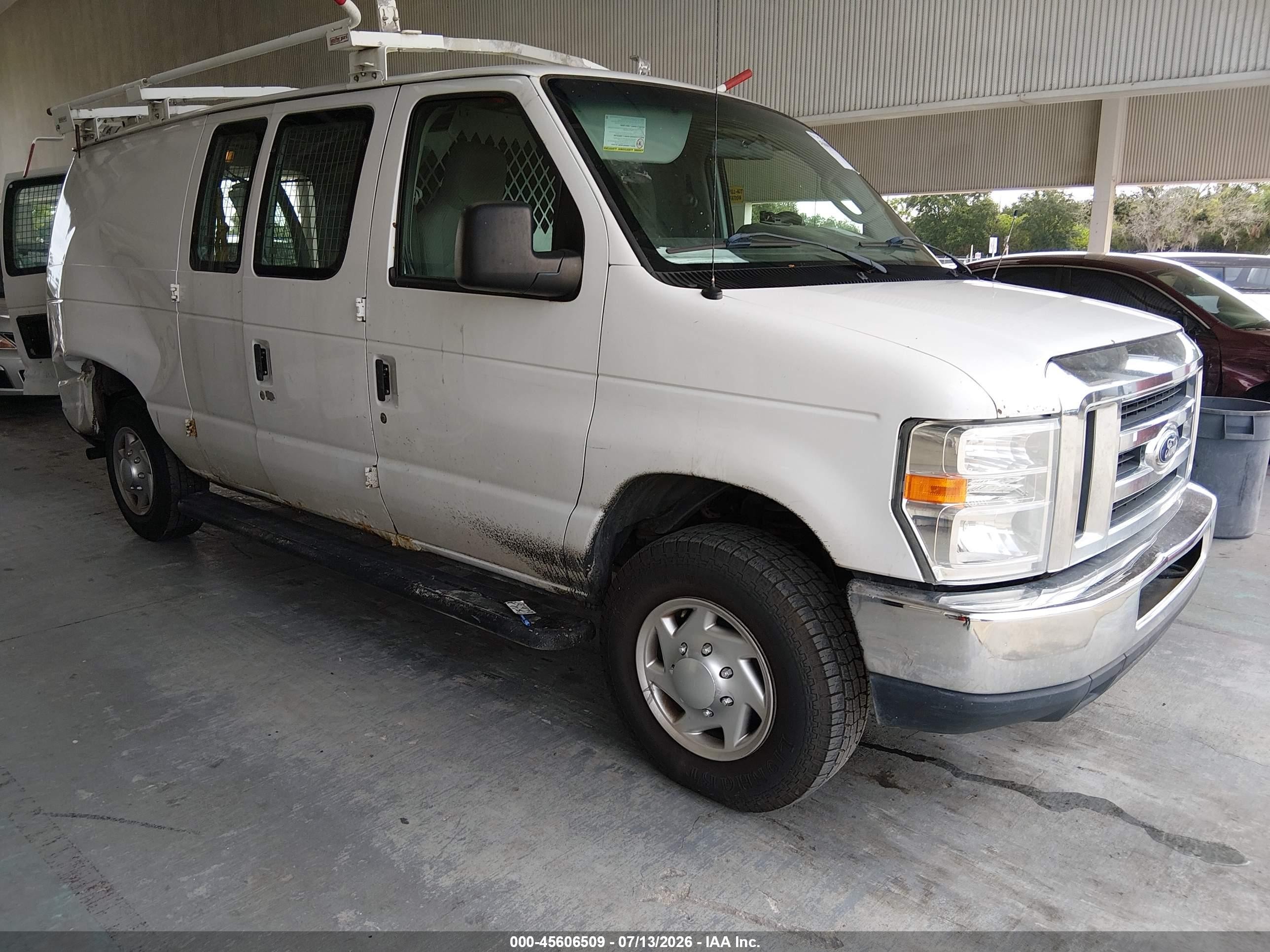 2014 Ford Econoline Cargo Commercial, VIN 1FTNE2EWXEDB01322 — Rear end