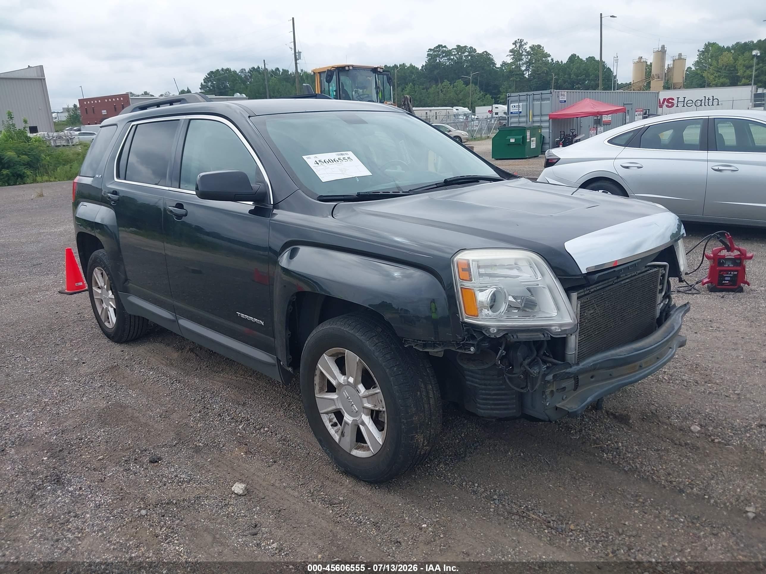 2011 GMC Terrain SLE-2, VIN 2CTALSEC7B6460667 — Front end