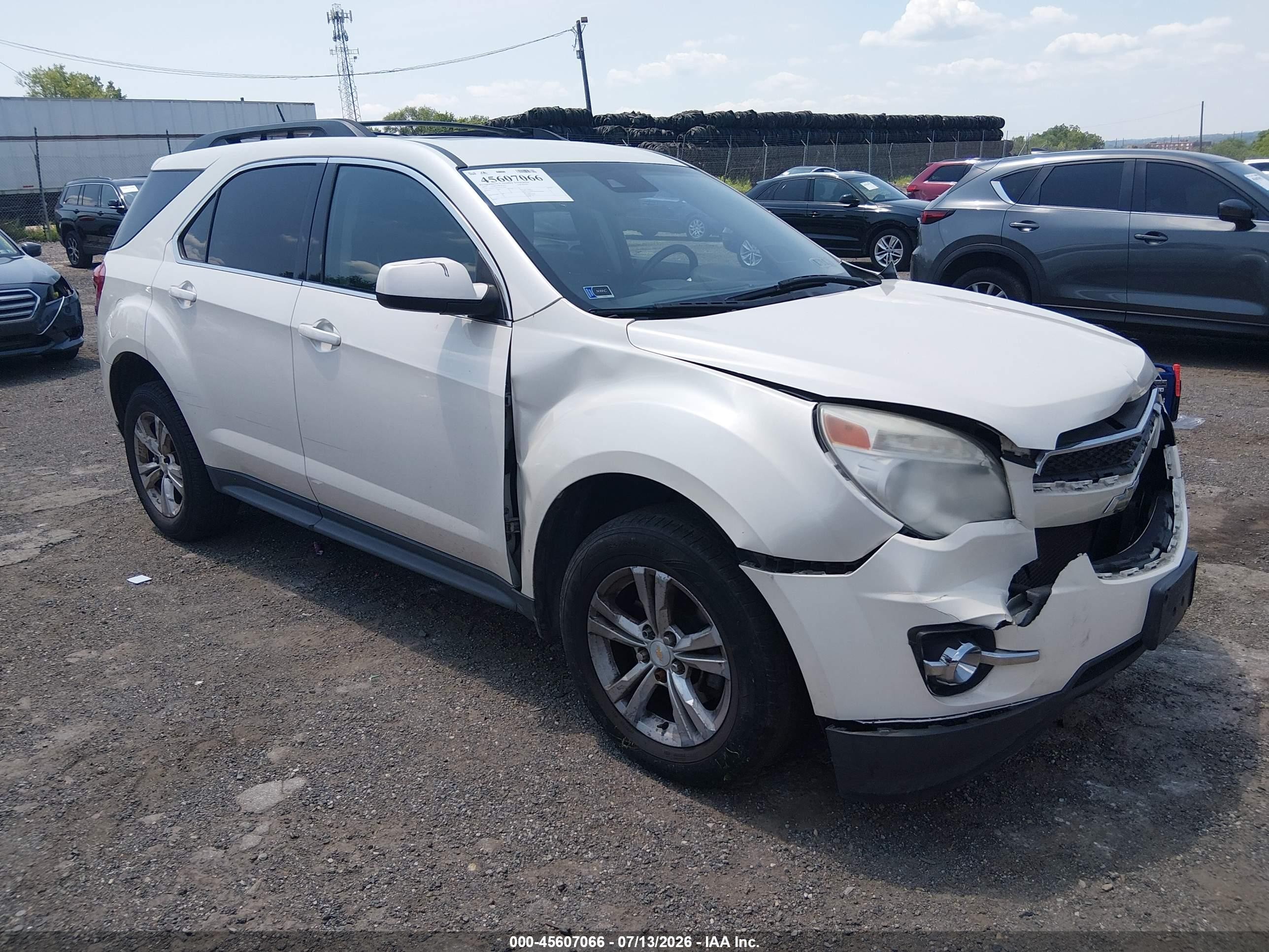 2015 Chevrolet Equinox LT, VIN 1GNALCEK2FZ123043 — Front end