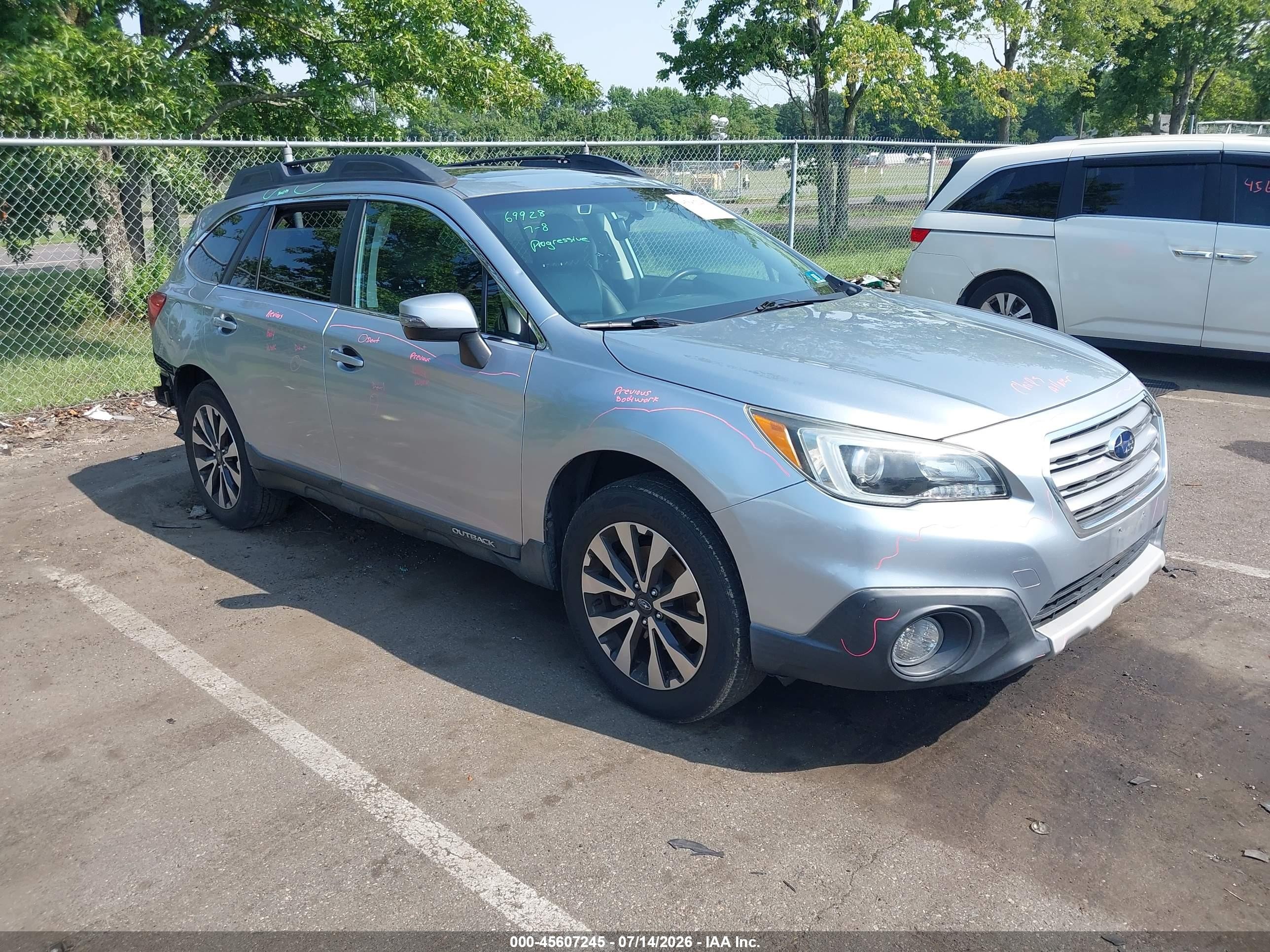 2016 Subaru Outback Limited, VIN 4S4BSENC3G3273392 — Side