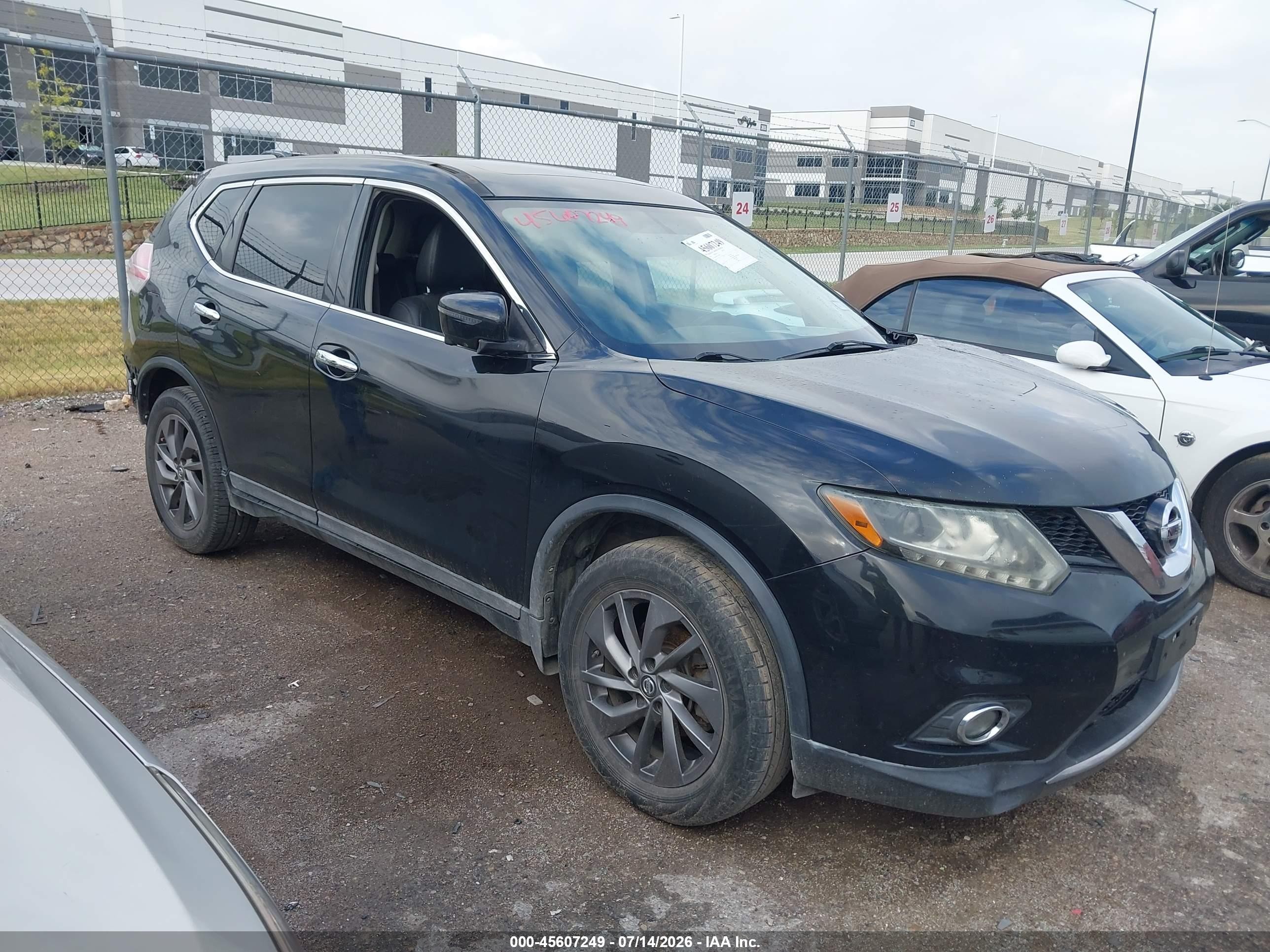 2016 Nissan Rogue S, VIN 5N1AT2MV7GC739397 — Rear end