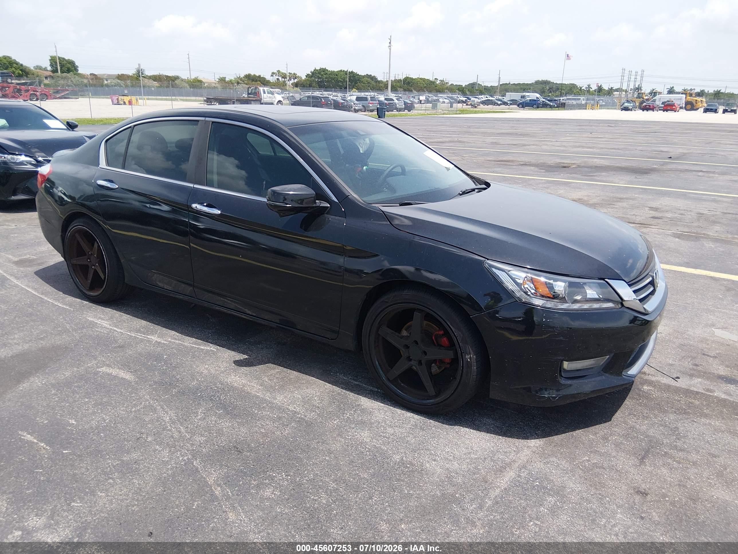 2013 Honda Accord EX-L, VIN 1HGCR2F82DA162578 — Water / flood