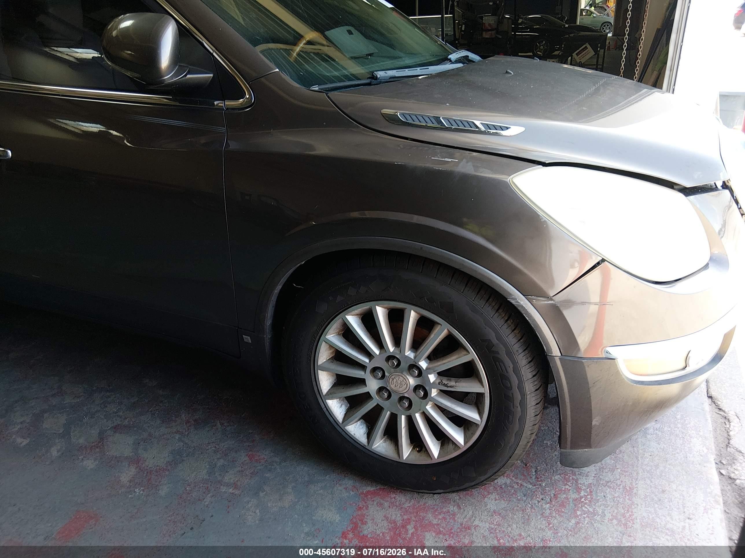 2010 Buick Enclave CXL 1XL, VIN 5GALRBED0AJ126401 — Перед