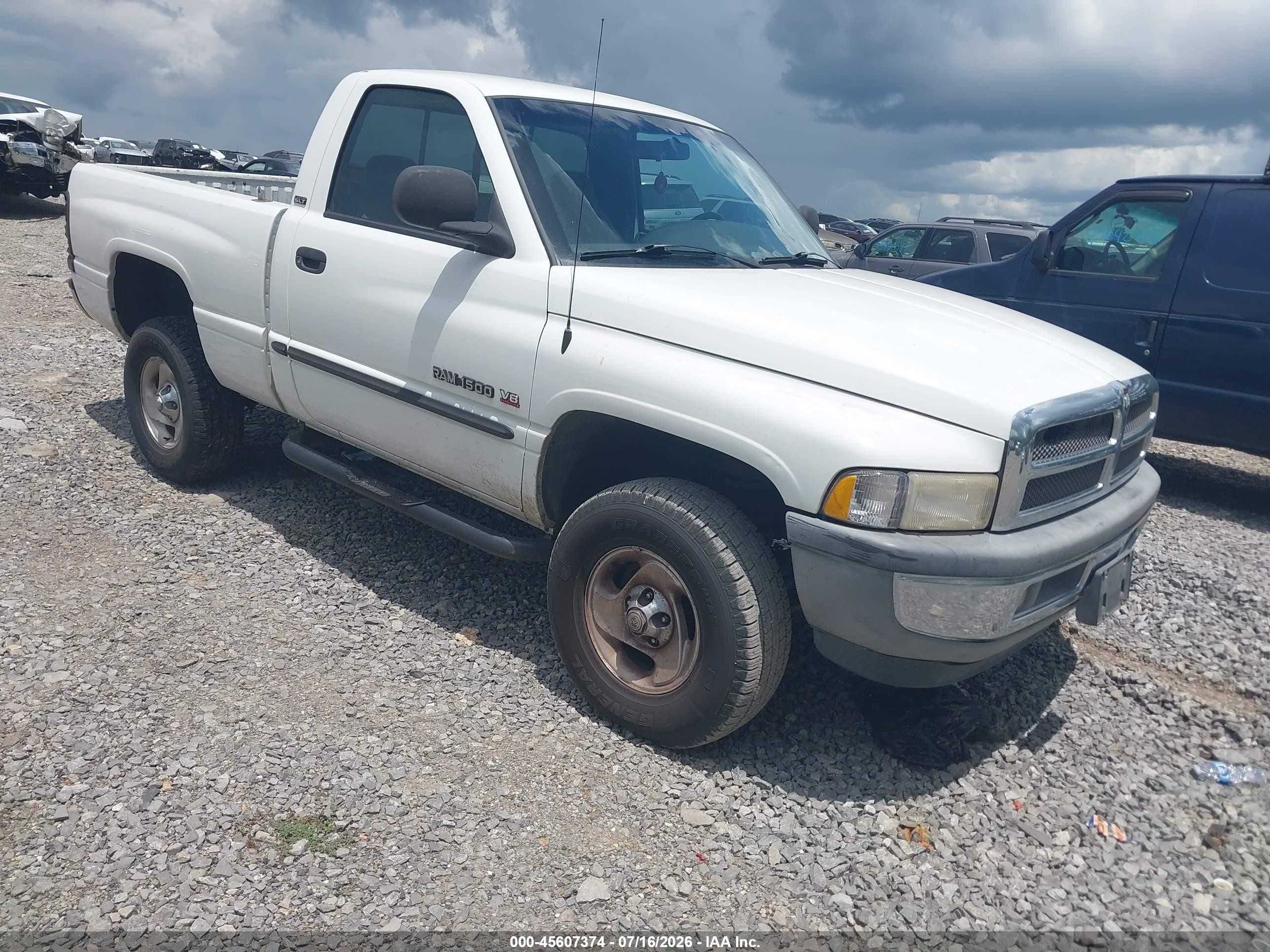 2000 Dodge 1500, VIN 1B7HF16Z3YS586237 — Engine fire