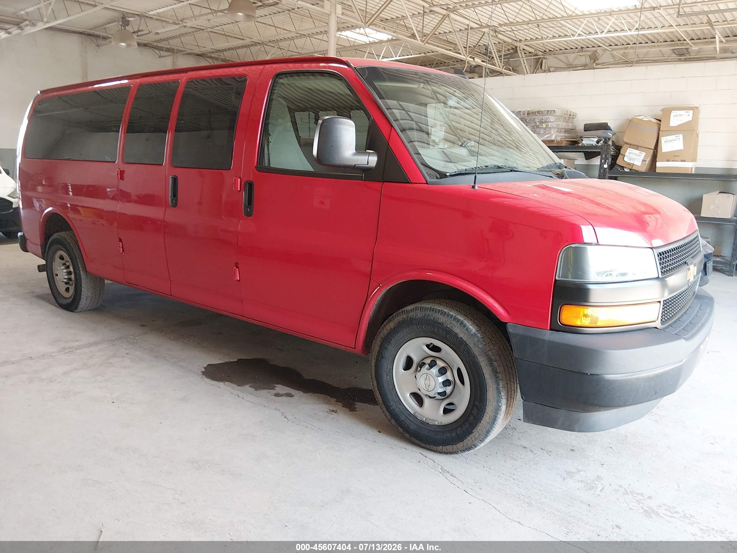 2020 Chevrolet Express Passenger LS, VIN 1GAZGNFP5L1256033 — Normal wear