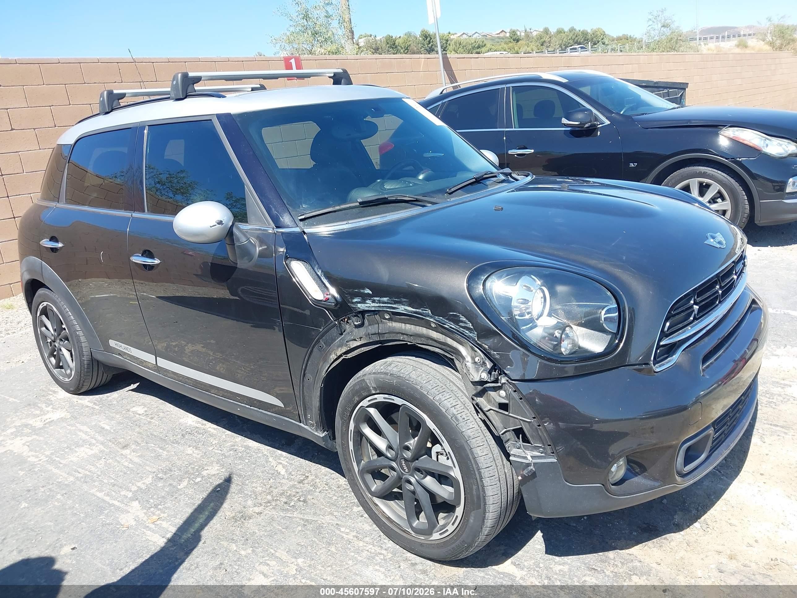 2016 MINI Countryman S, VIN WMWZC3C52GWT10954 — Front end