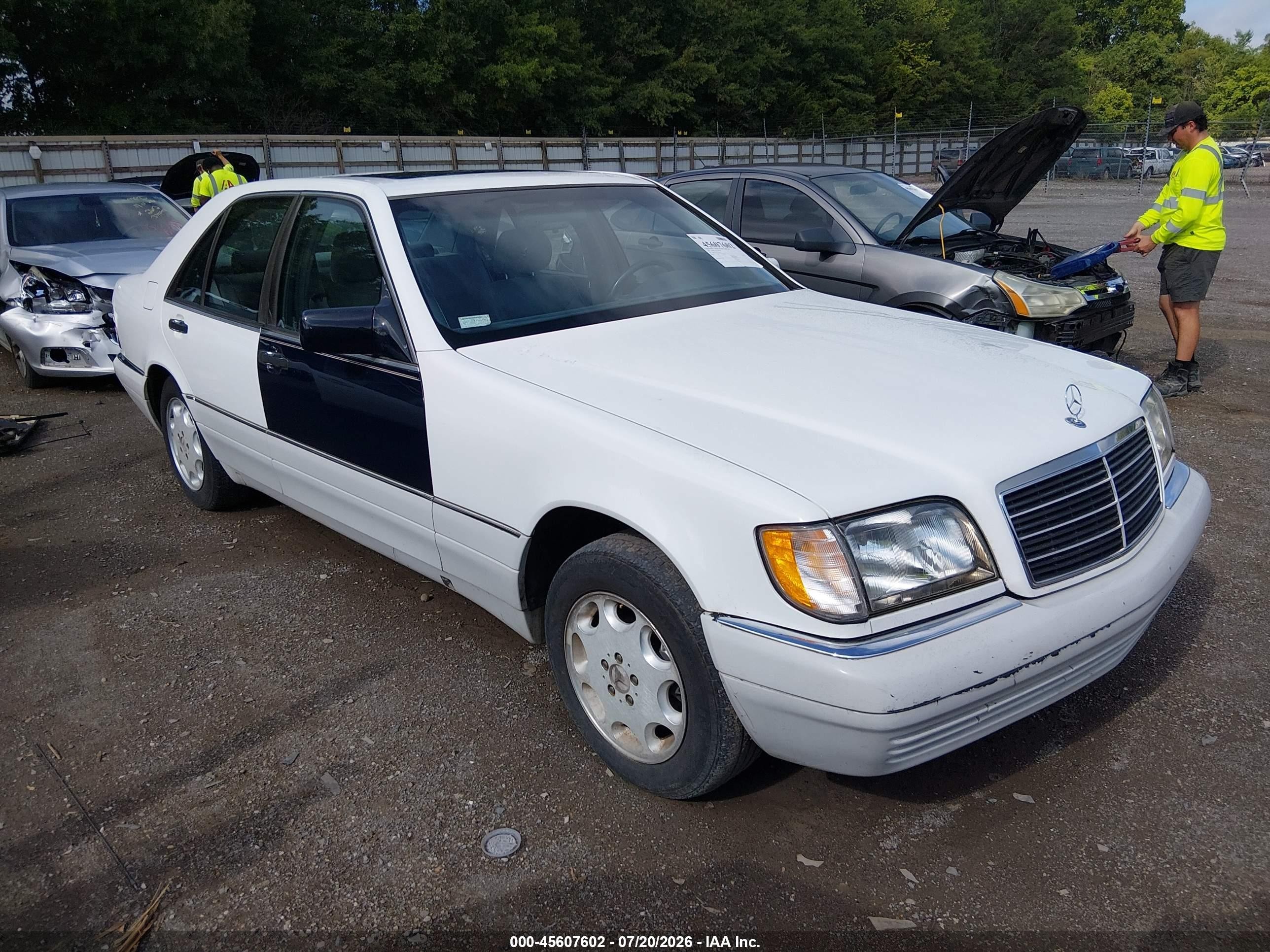 1996 Mercedes-Benz S 320, VIN WDBGA32E2TA289773 — Normal wear