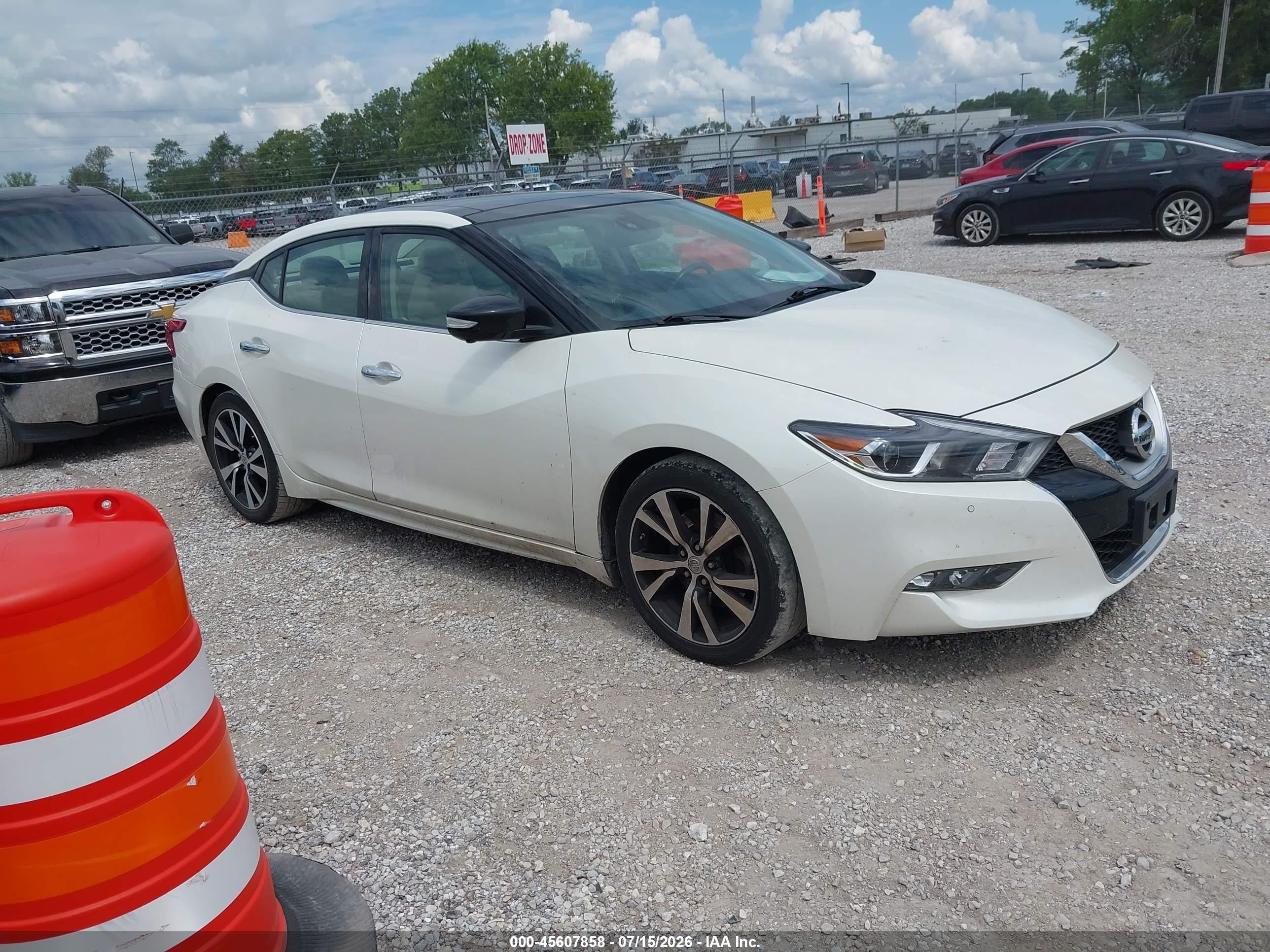 2017 Nissan Maxima SV, VIN 1N4AA6AP9HC455624 — Rear end