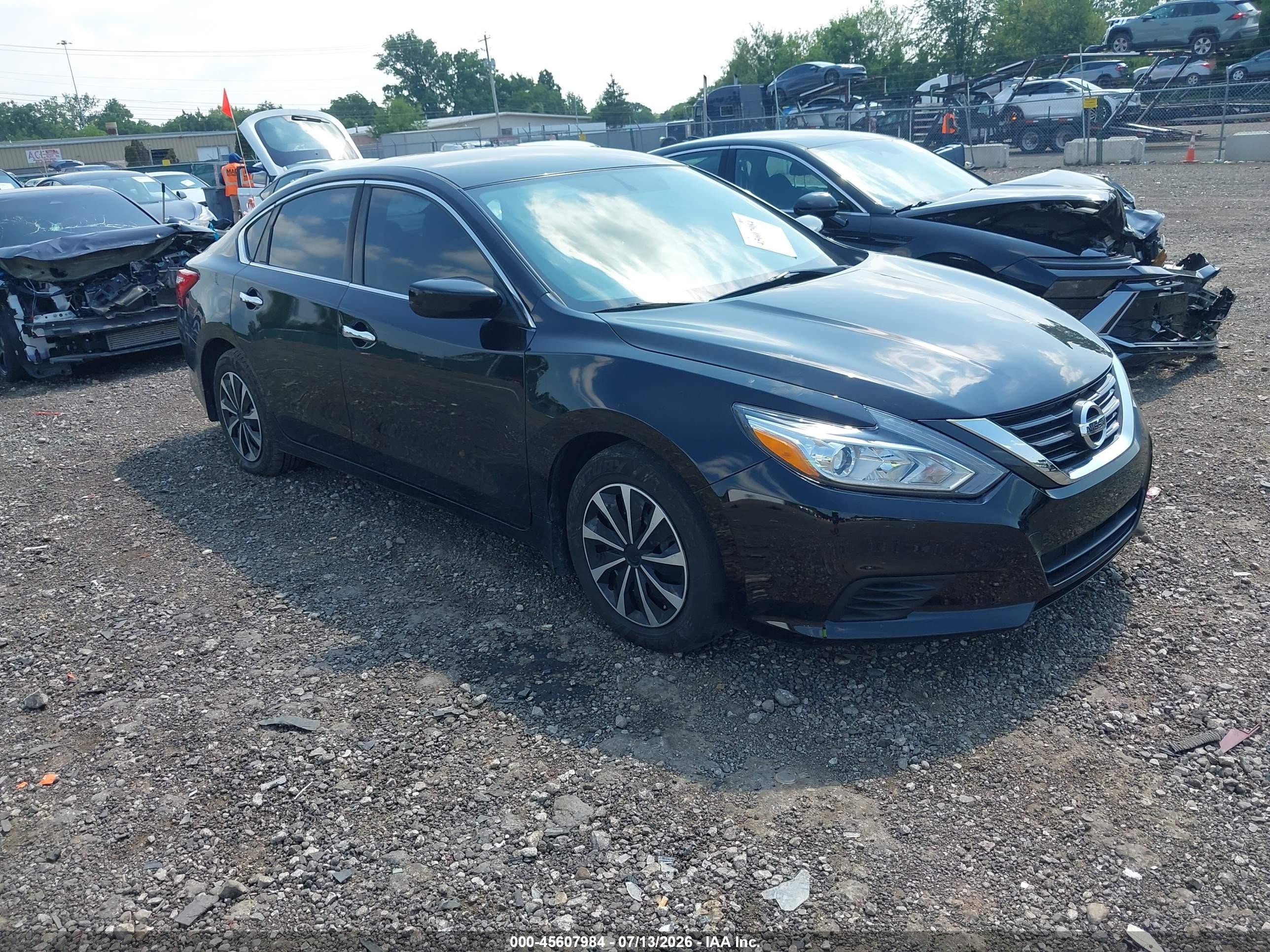 2016 Nissan Altima S, VIN 1N4AL3APXGN320437 — Side