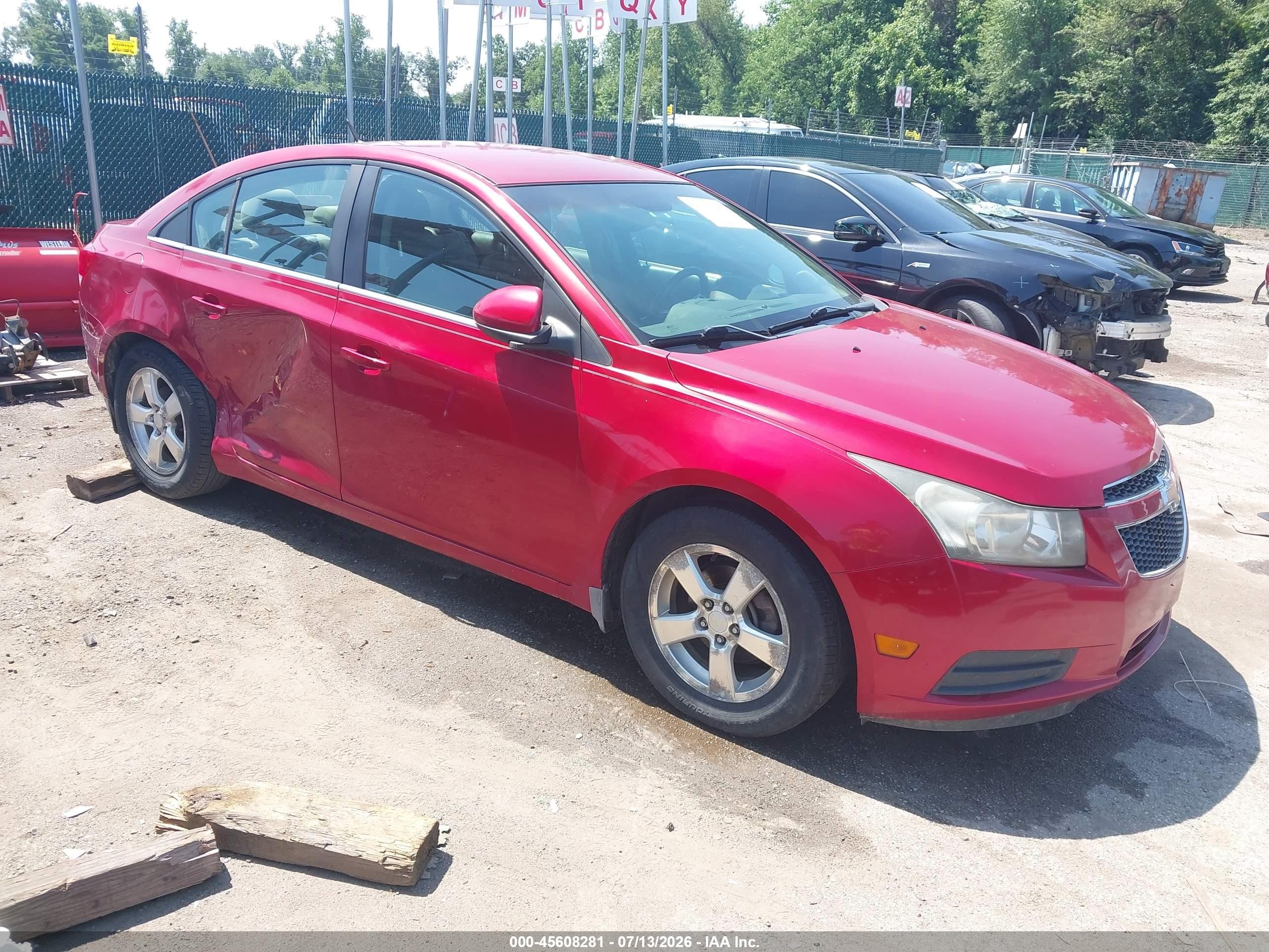 2011 Chevrolet Cruze 1LT, VIN 1G1PF5S94B7273502 — Бок