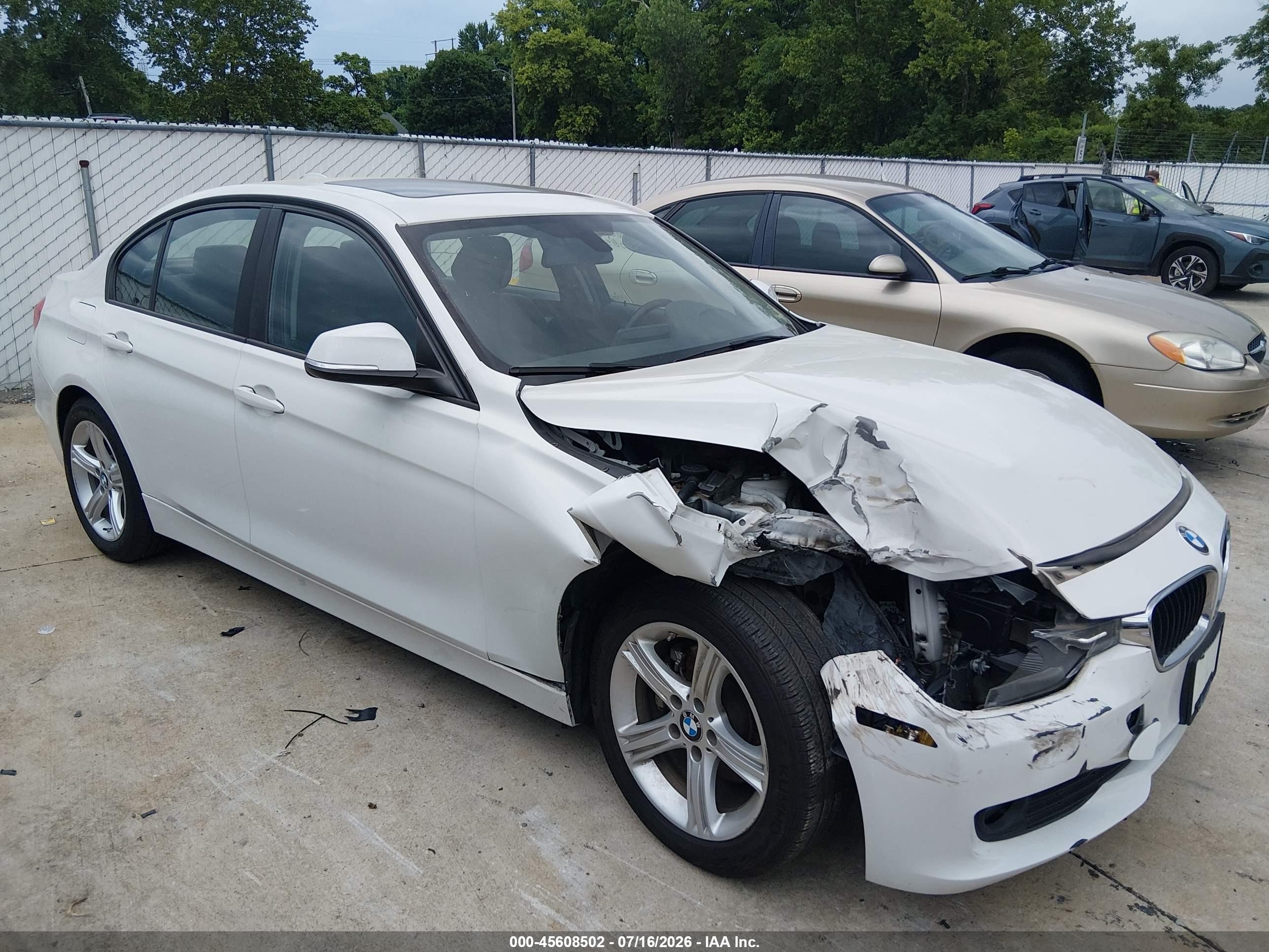 2015 BMW 3 Series 320i xDrive, VIN WBA3C3C52FK202958 — Front end