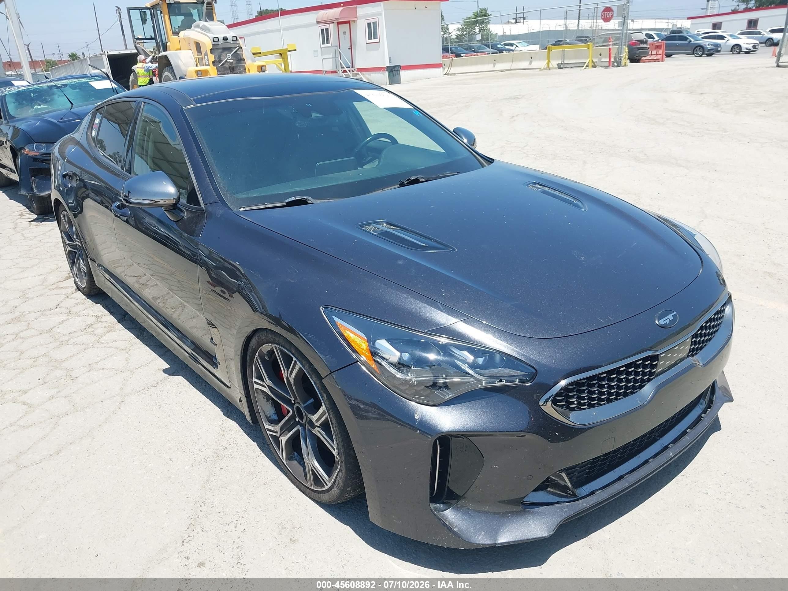 2019 Kia Stinger GT1, VIN KNAE45LC1K6062243 — Бок