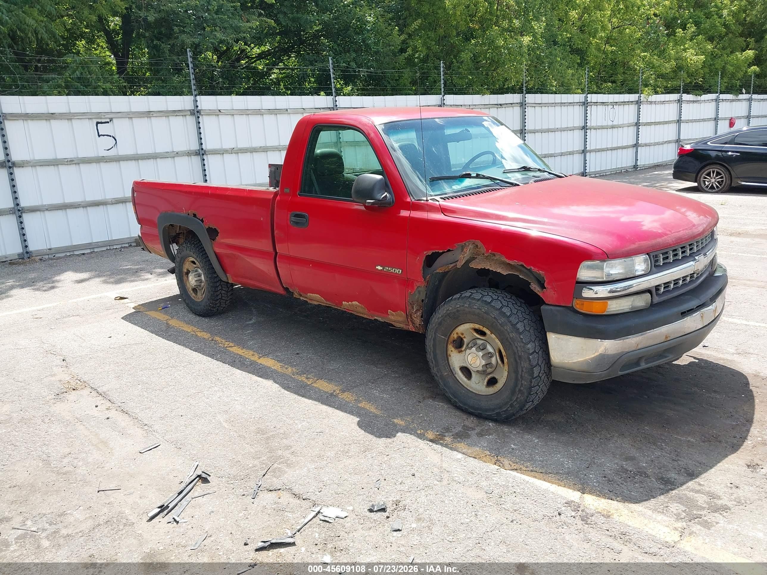 2002 Chevrolet Silverado 2500 Work Truck, VIN 1GCGC24U22Z290254 — Normal wear