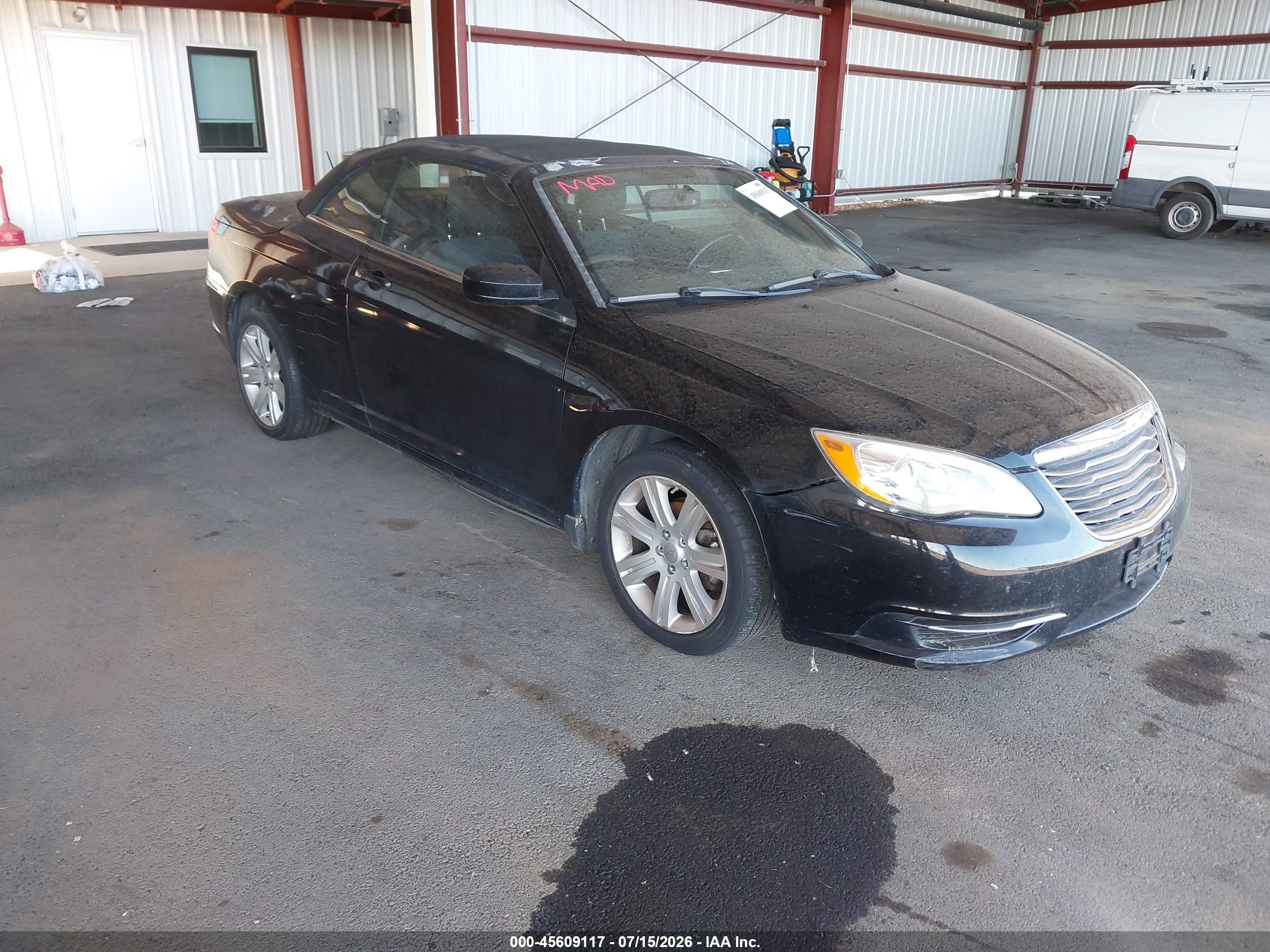 2013 Chrysler 200 Touring, VIN 1C3BCBEB9DN676367 — Normal wear