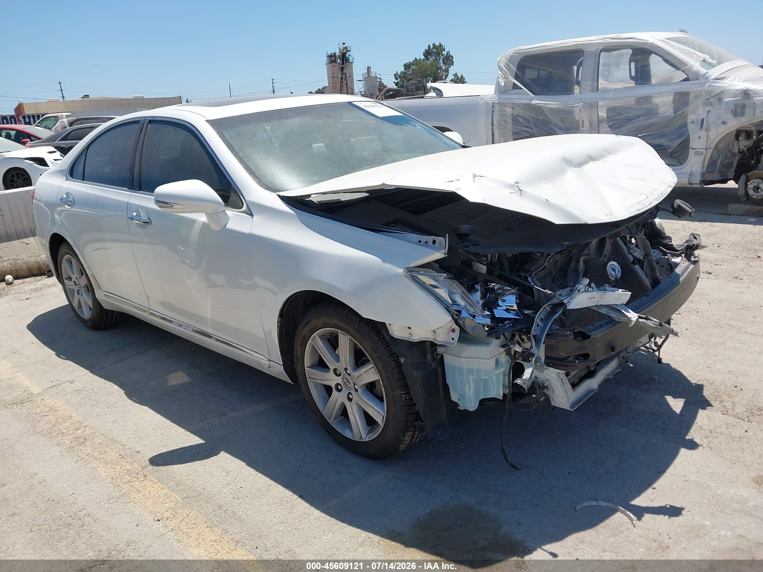 2011 Lexus ES 330, VIN JTHBK1EG3B2452643 — Front end