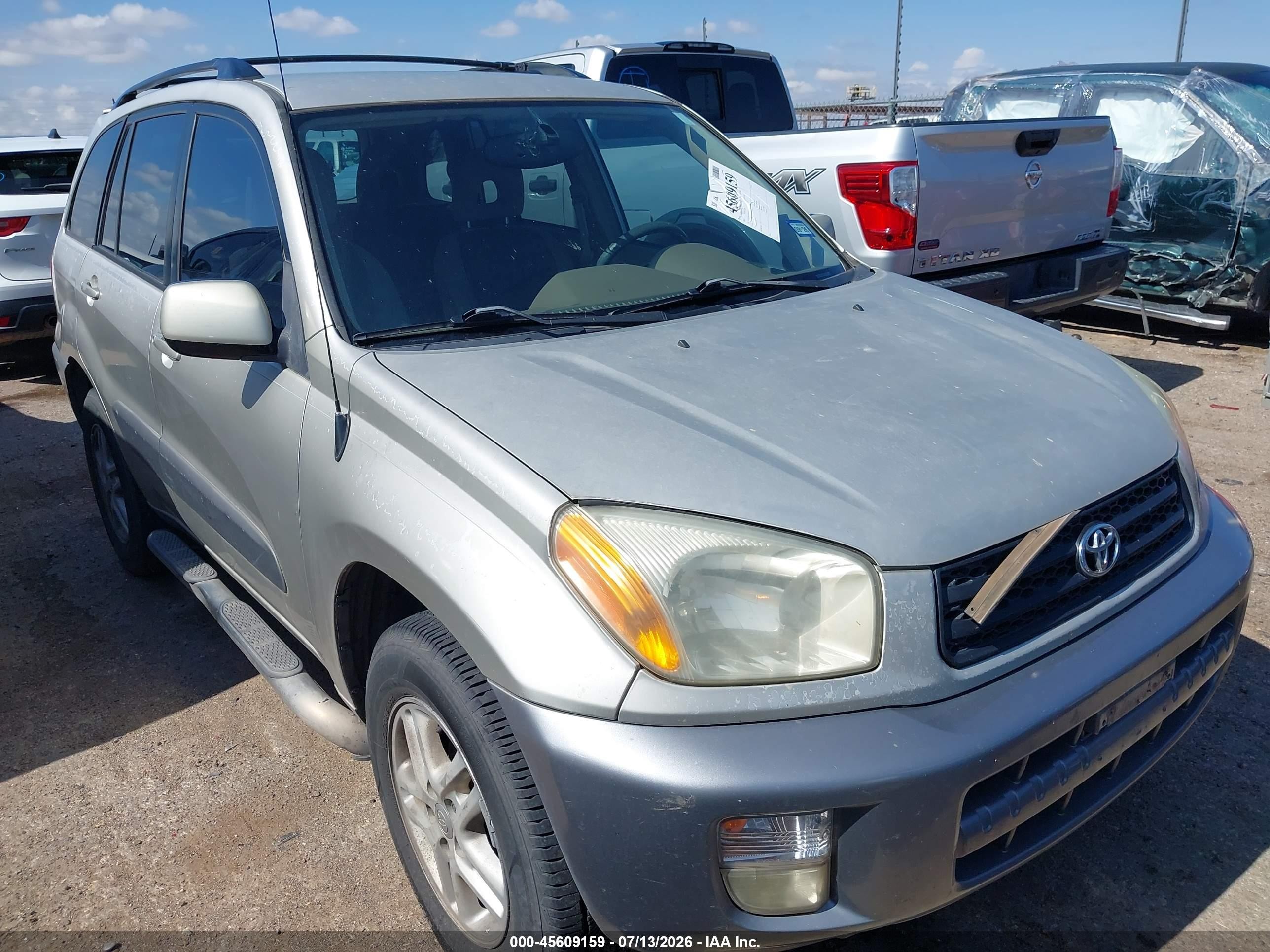 2001 Toyota RAV4, VIN JTEGH20V510040621 — Зад
