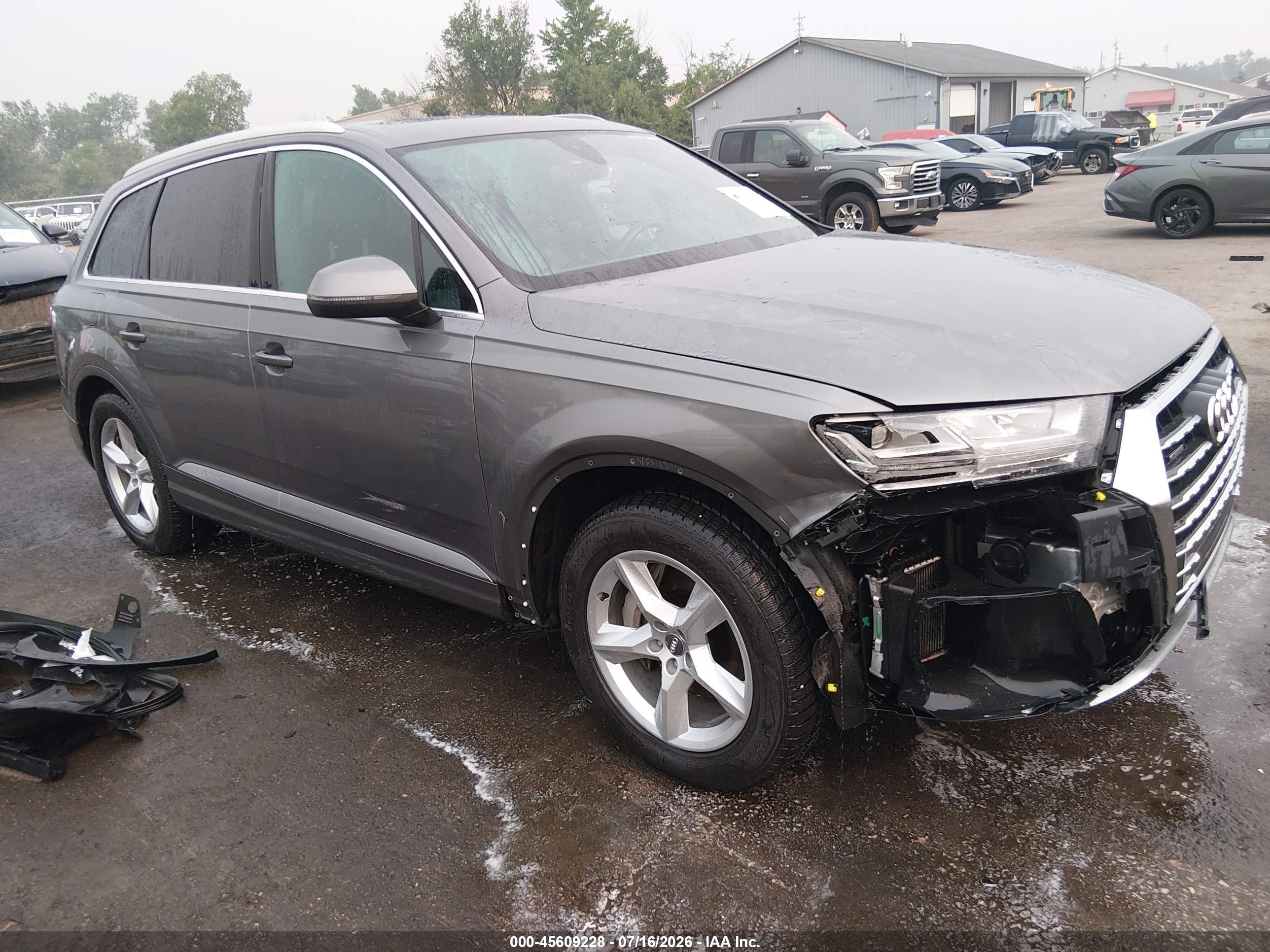 2017 Audi Q7 Premium Plus, VIN WA1LAAF79HD043951 — Front end