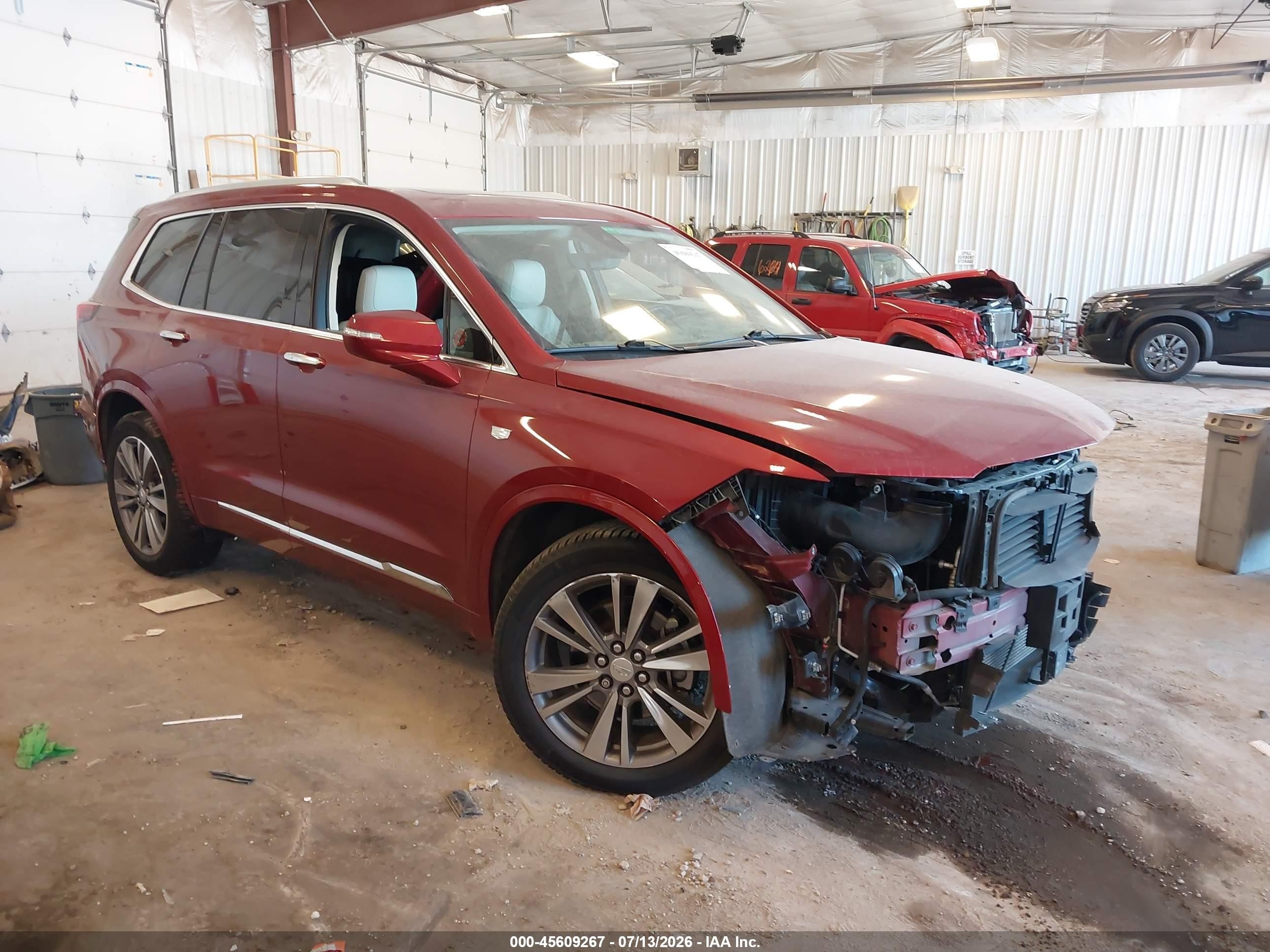 2020 Cadillac XT6 FWD Premium Luxury, VIN 1GYKPCRS7LZ103906 — Перед