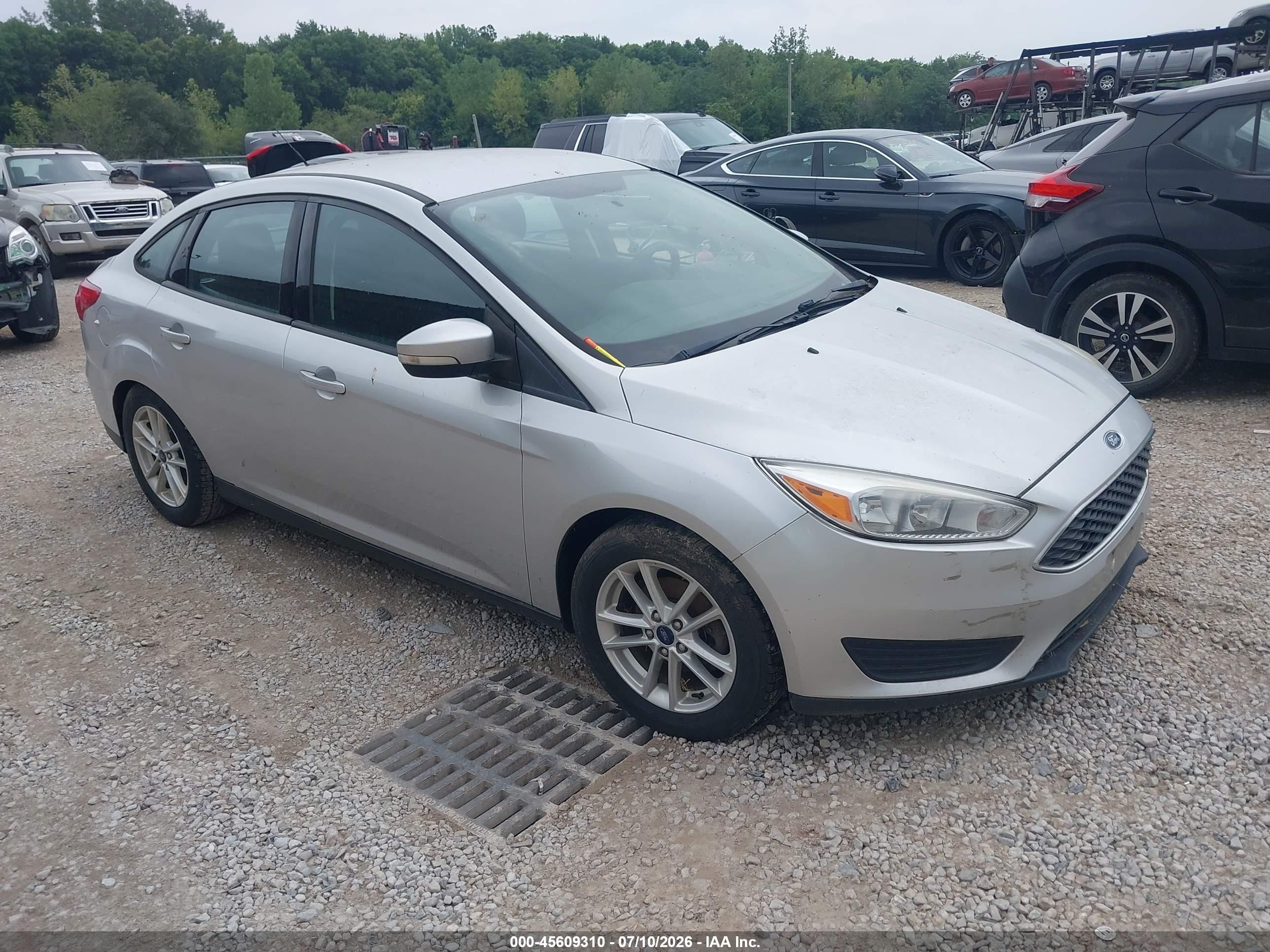 2016 Ford Focus SE, VIN 1FADP3F21GL386594 — Normal wear