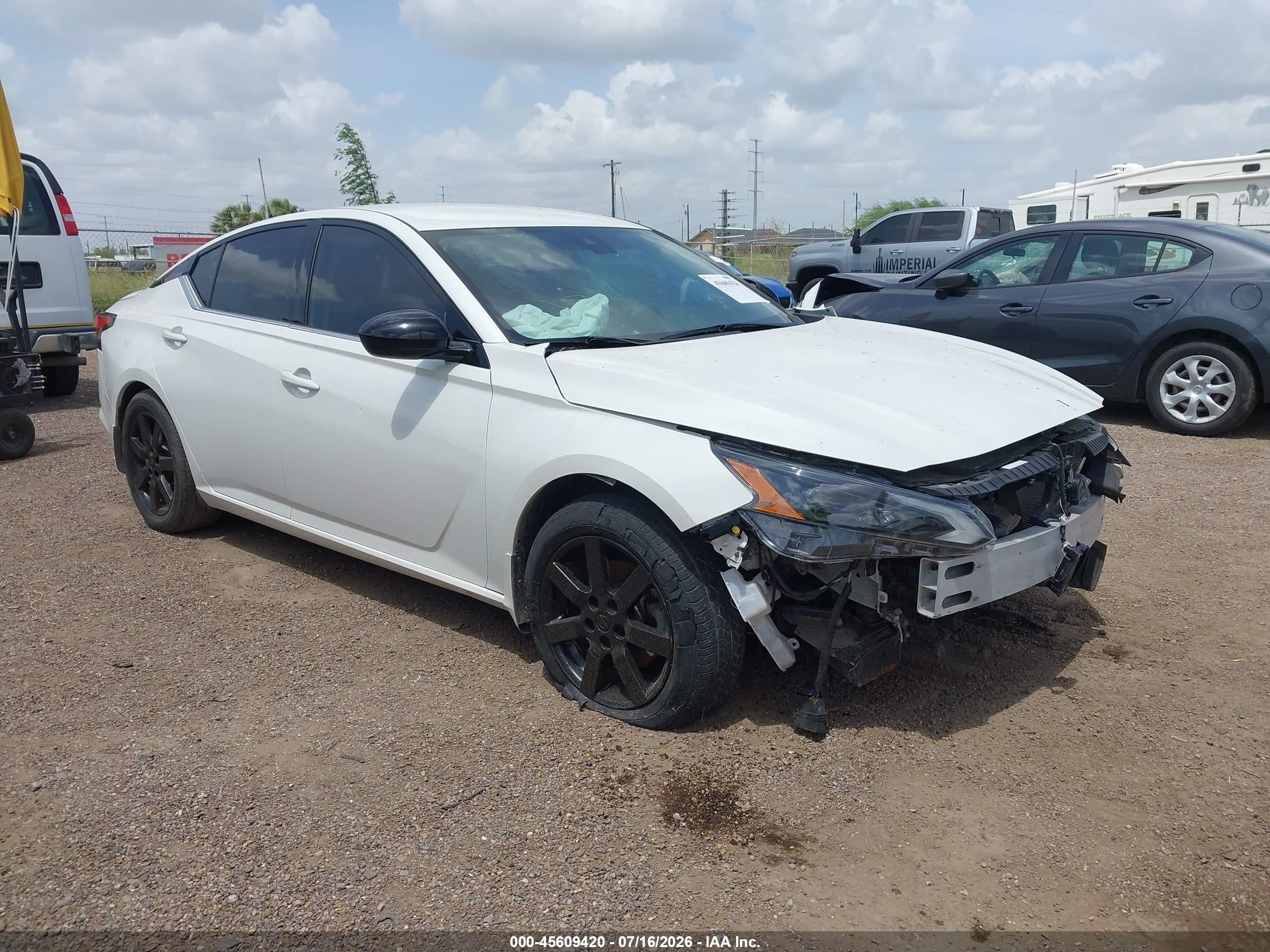 2024 Nissan Altima SR, VIN 1N4BL4CV3RN349920 — Перед