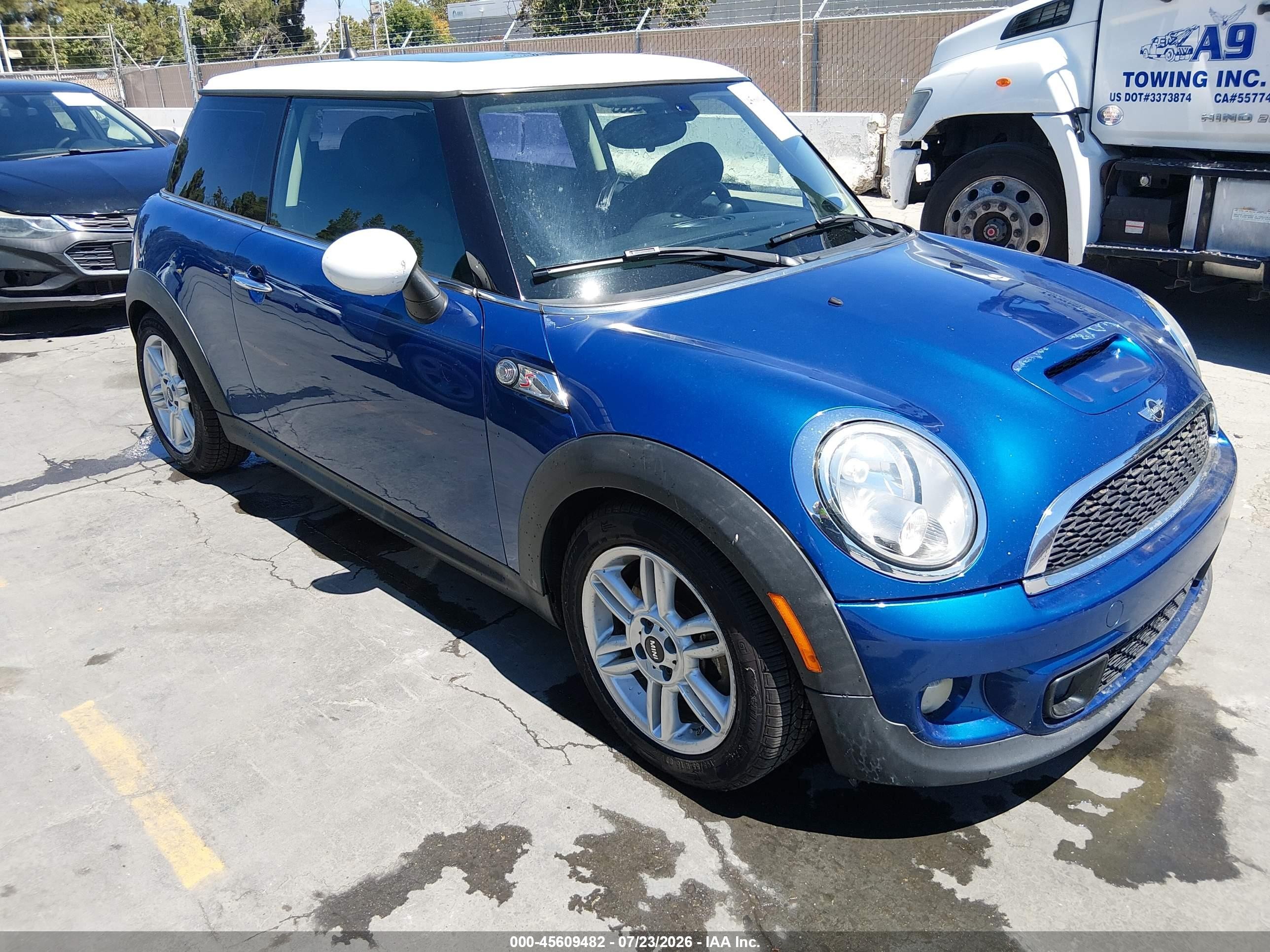 2013 MINI Hardtop S, VIN WMWSV3C51DT389963 — Normal wear