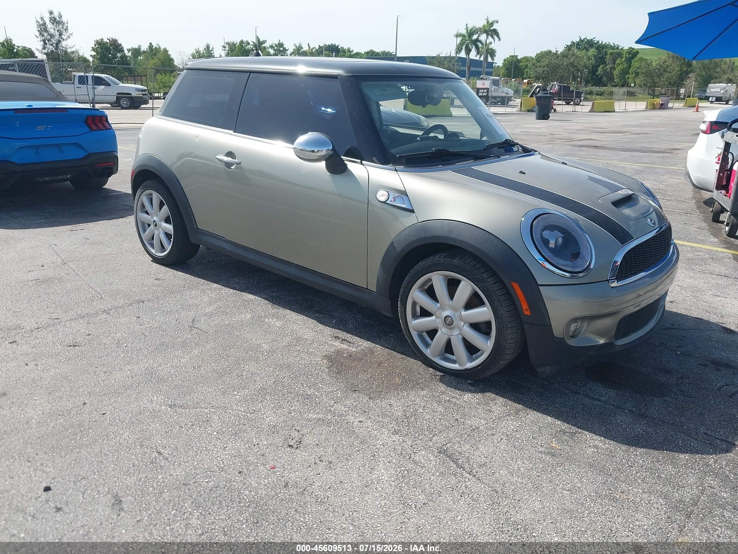 2007 MINI Hardtop S, VIN WMWMF73577TL88981 — Обычный износ