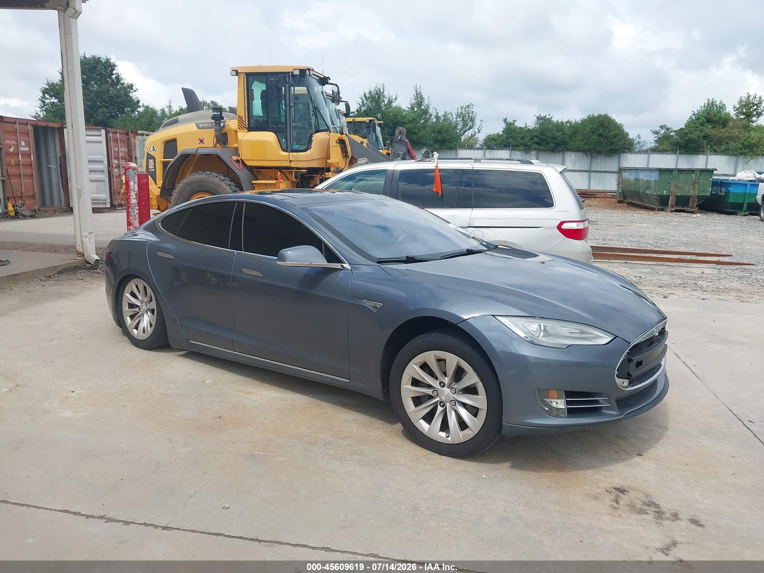 2013 Tesla Model S Performance, VIN 5YJSA1CP2DFP14840 — Normal wear