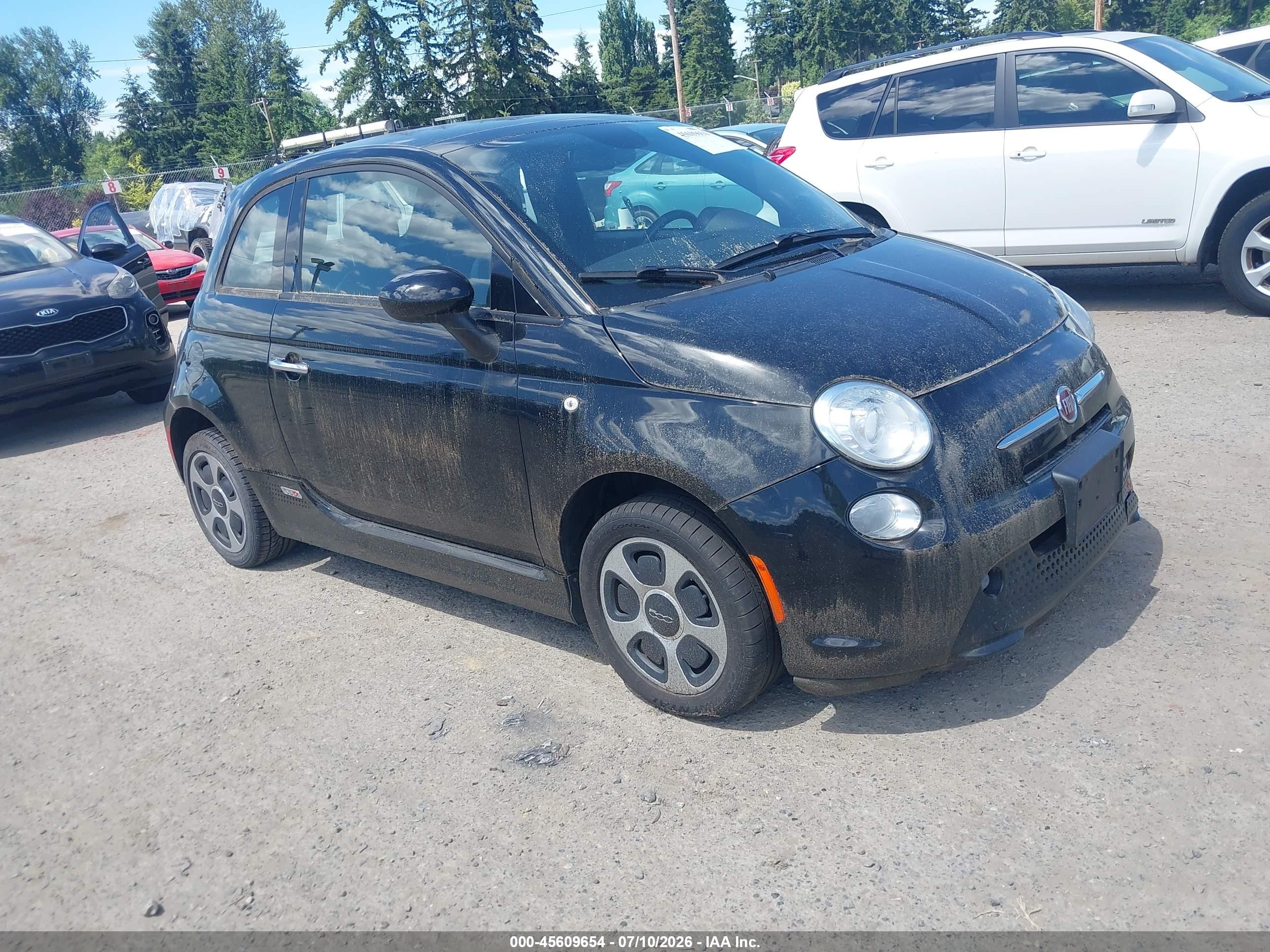 2014 FIAT 500e, VIN 3C3CFFGE2ET175901 — Normal wear