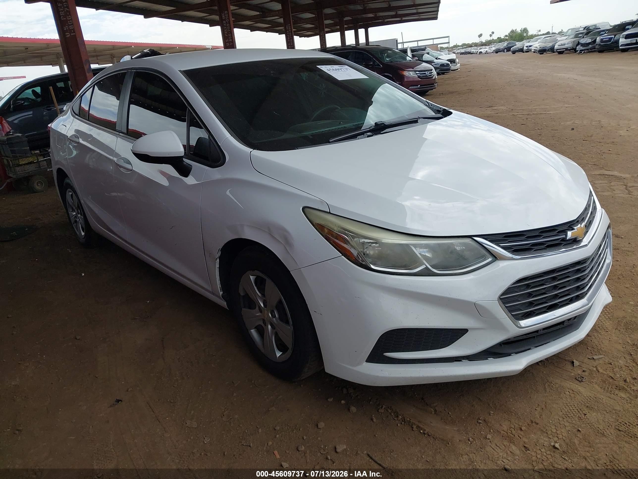 2018 Chevrolet Cruze LS, VIN 1G1BC5SM4J7212785 — Front end