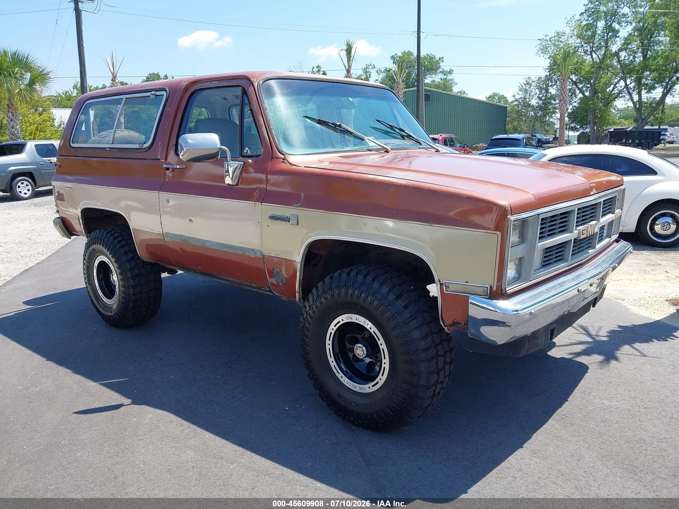 1983 GMC Jimmy, VIN 1G5EK18H4DF514413 — Normal wear
