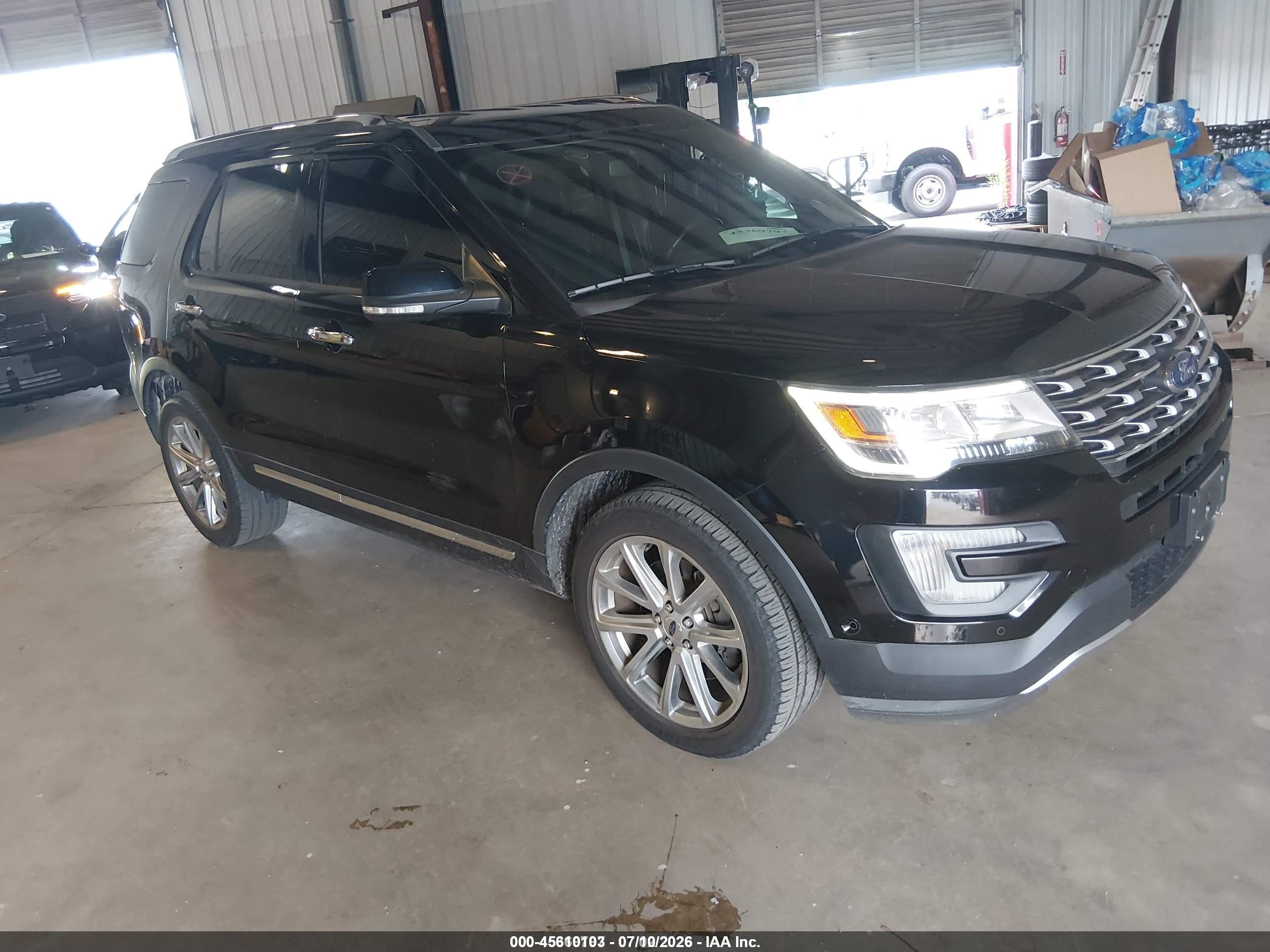 2017 Ford Explorer Limited, VIN 1FM5K8F87HGD15002 — Normal wear