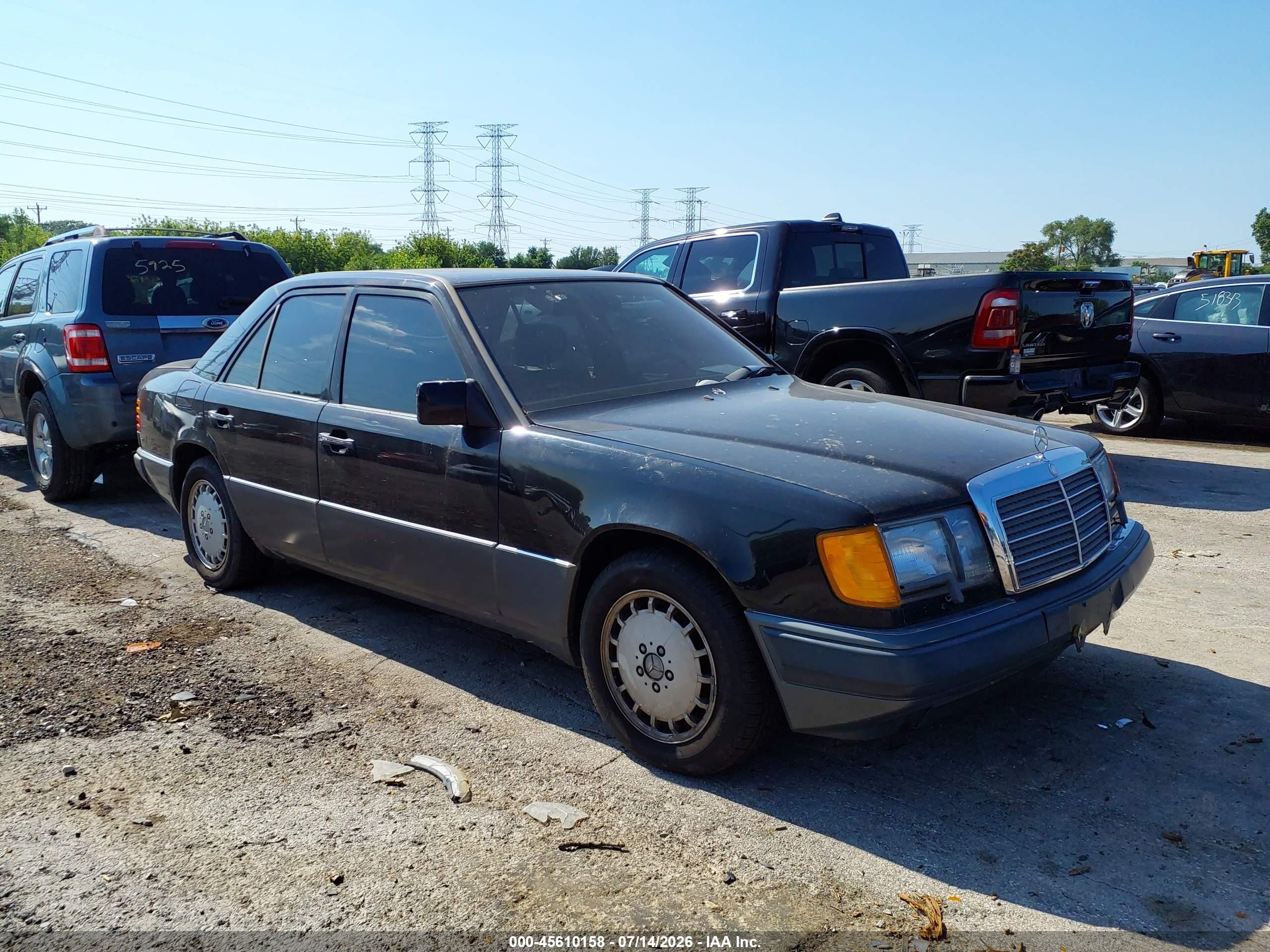 1991 Mercedes-Benz 300 E, VIN WDBEA30D8MB290777 — Normal wear
