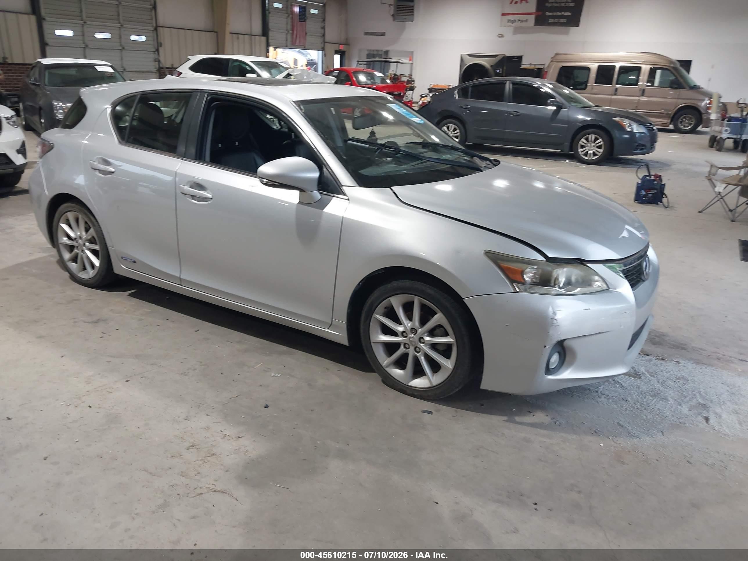 2013 Lexus CT 200h, VIN JTHKD5BH6D2148272 — Бок