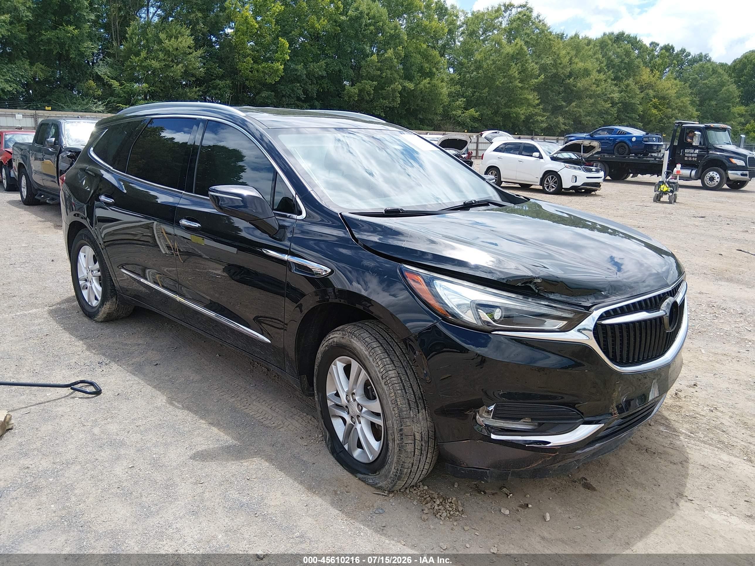 2019 Buick Enclave Essence, VIN 5GAERBKW1KJ134197 — Бок