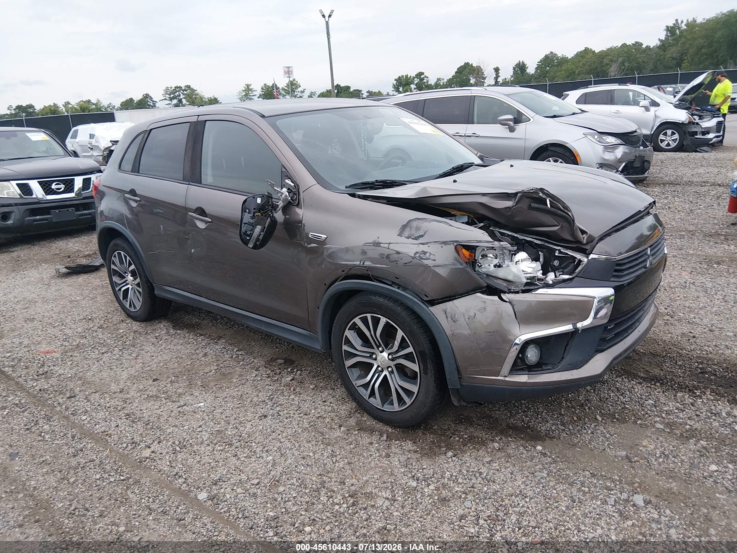 2016 Mitsubishi Outlander ES, VIN JA4AP3AU7GZ060635 — Перед