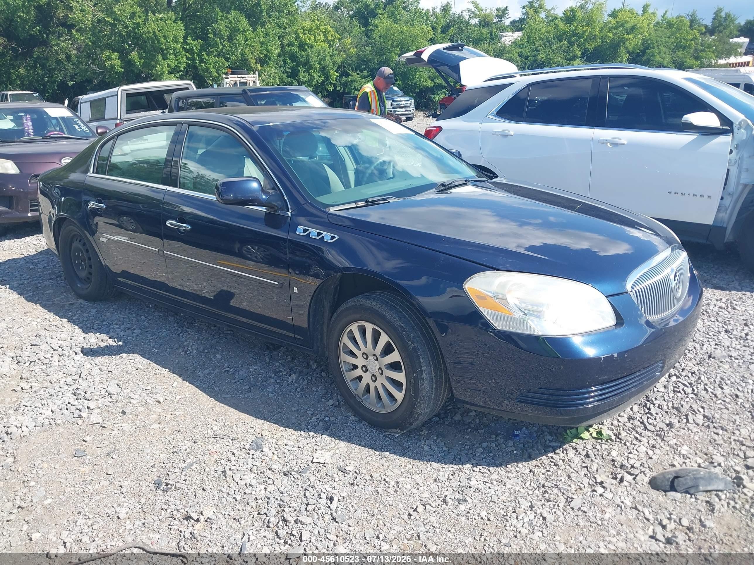 2006 Buick Lucerne CX, VIN 1G4HP572X6U250863 — Бок