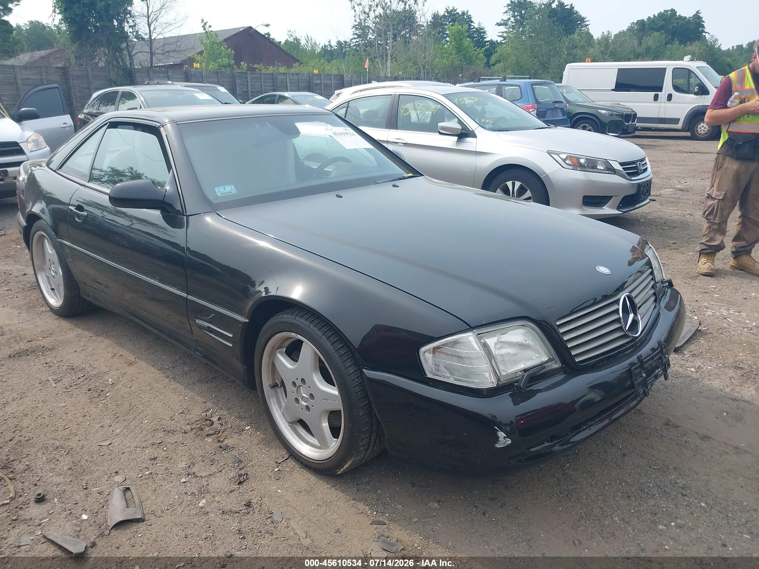 1999 Mercedes-Benz SL 500, VIN WDBFA68F1XF187483 — Normal wear