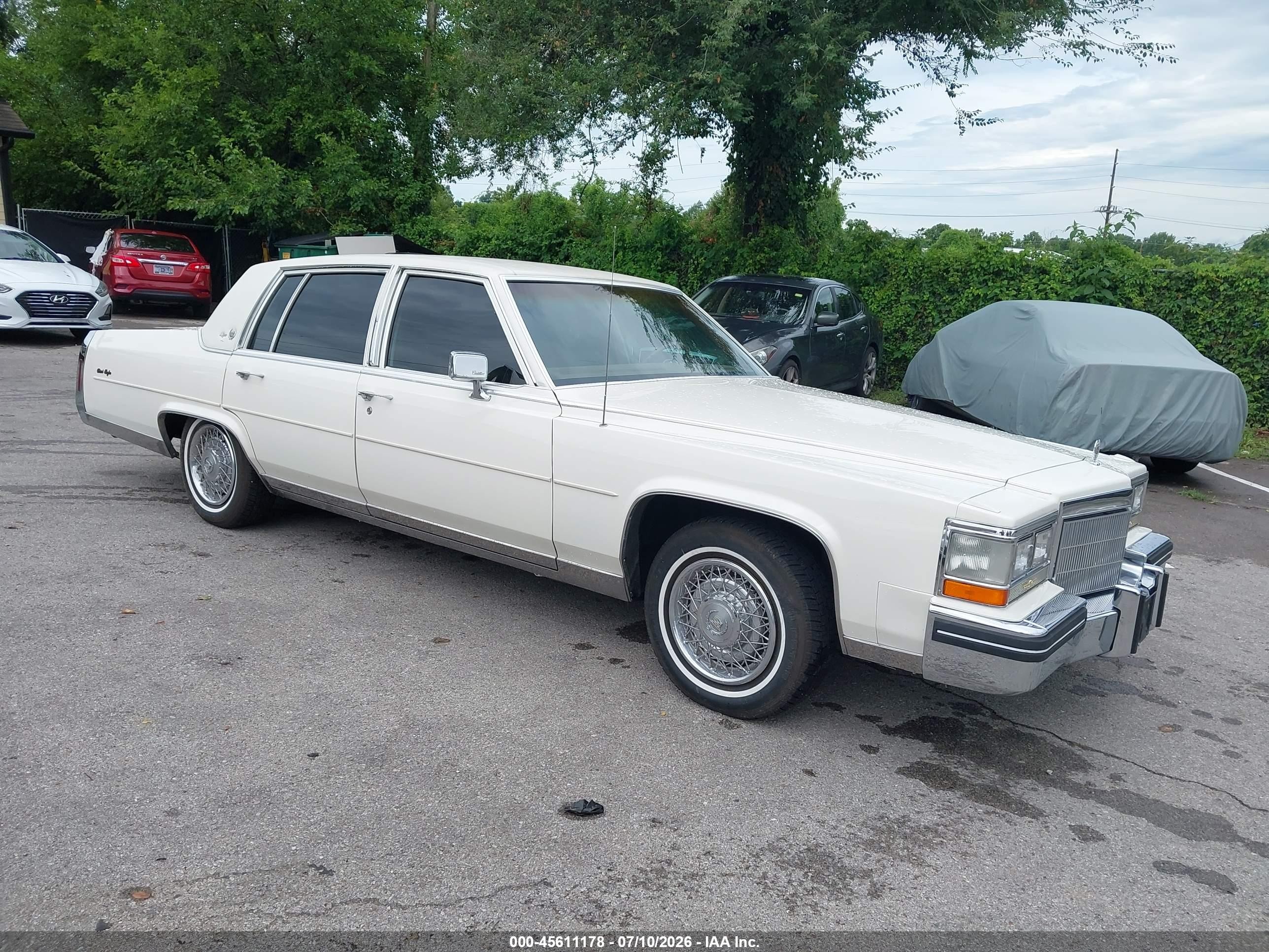 1984 Cadillac Fleetwood Brougham, VIN 1G6AW6982E9023106 — Normal wear