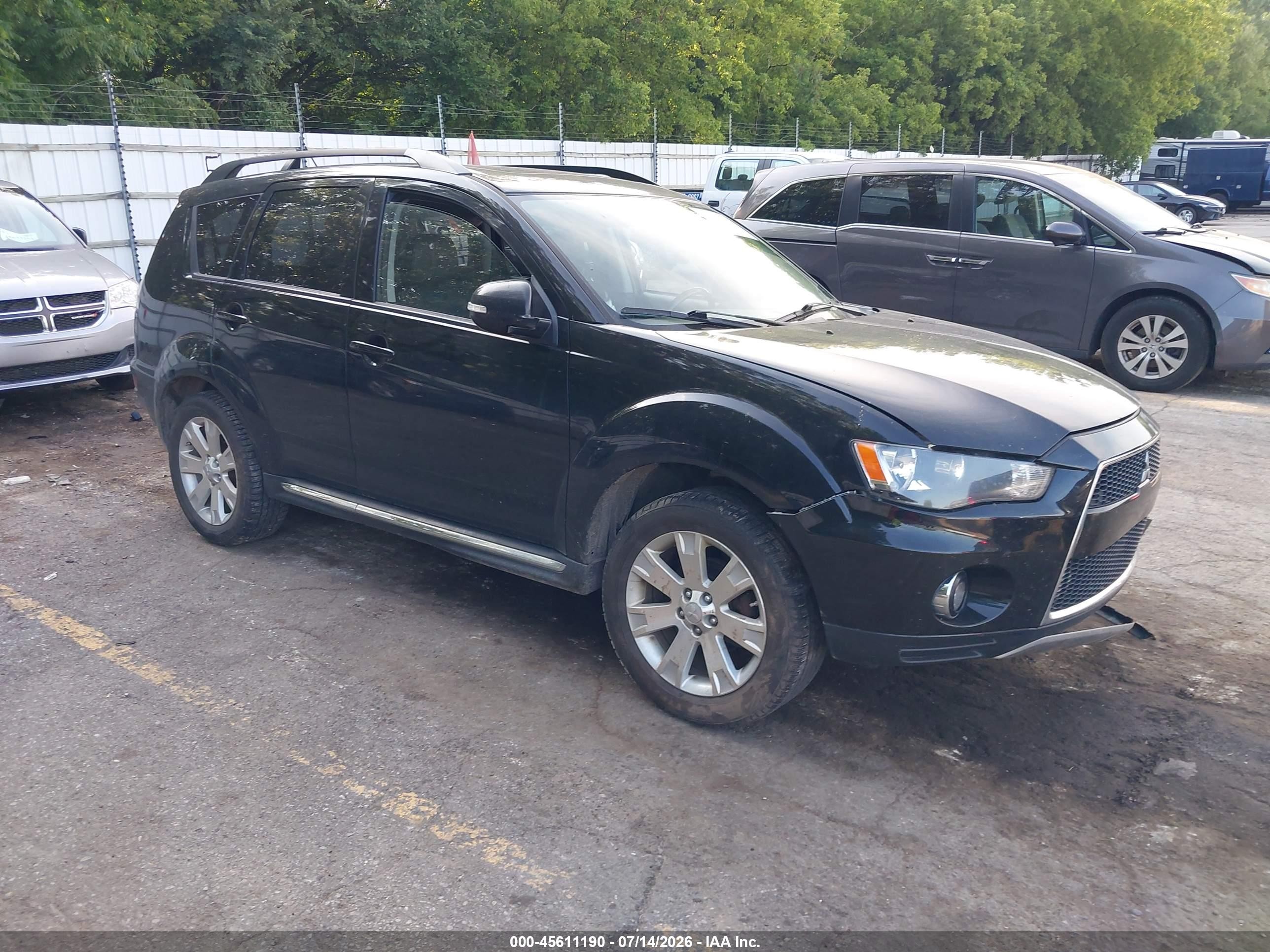 2011 Mitsubishi Outlander SE, VIN JA4JT3AW0BU008203 — Front end