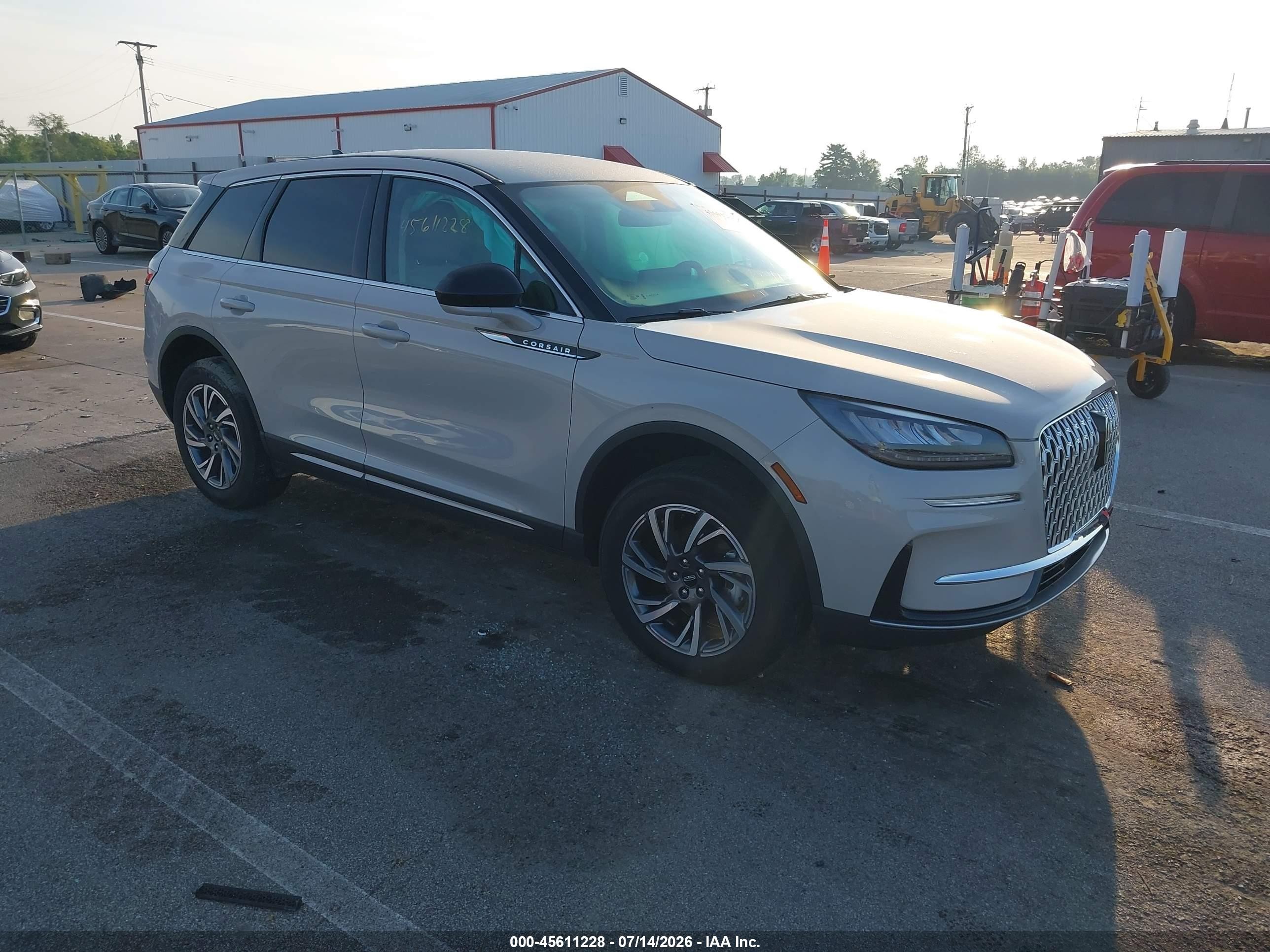 2024 Lincoln Corsair Premiere, VIN 5LMCJ1CA8RUL03739 — Side